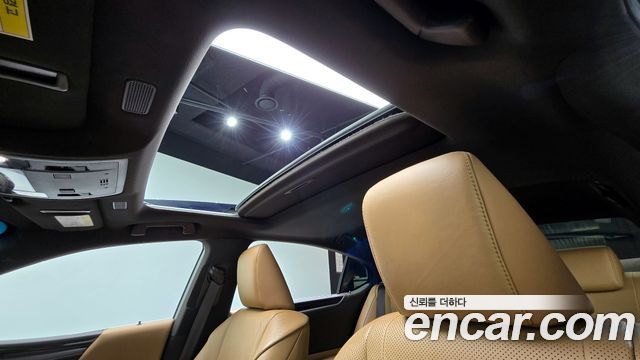 Лексус ES300h 2019 — миниатюра 20