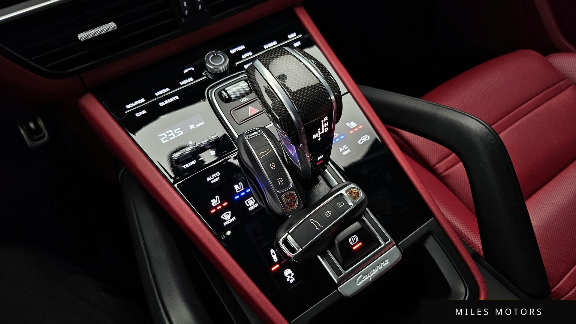 Porsche Cayenne 2022 — миниатюра 9