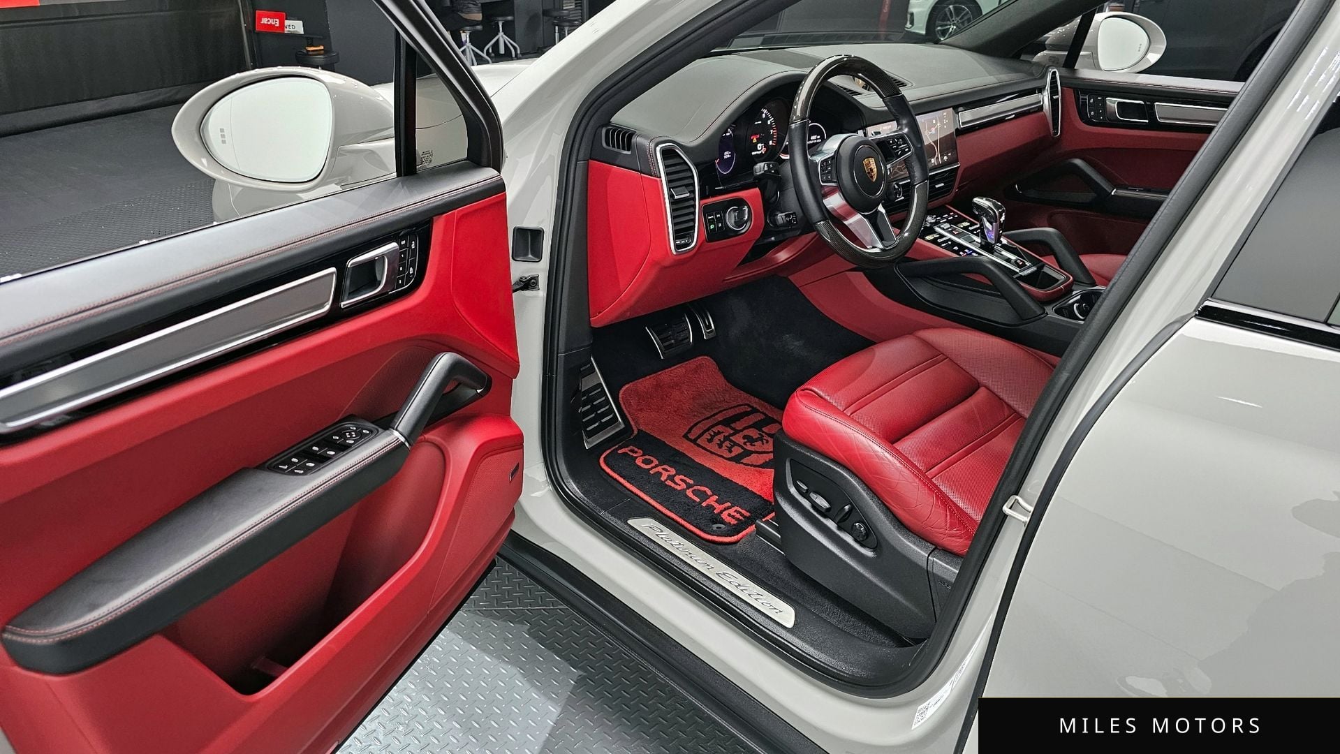 Porsche Cayenne 2022 — миниатюра 11