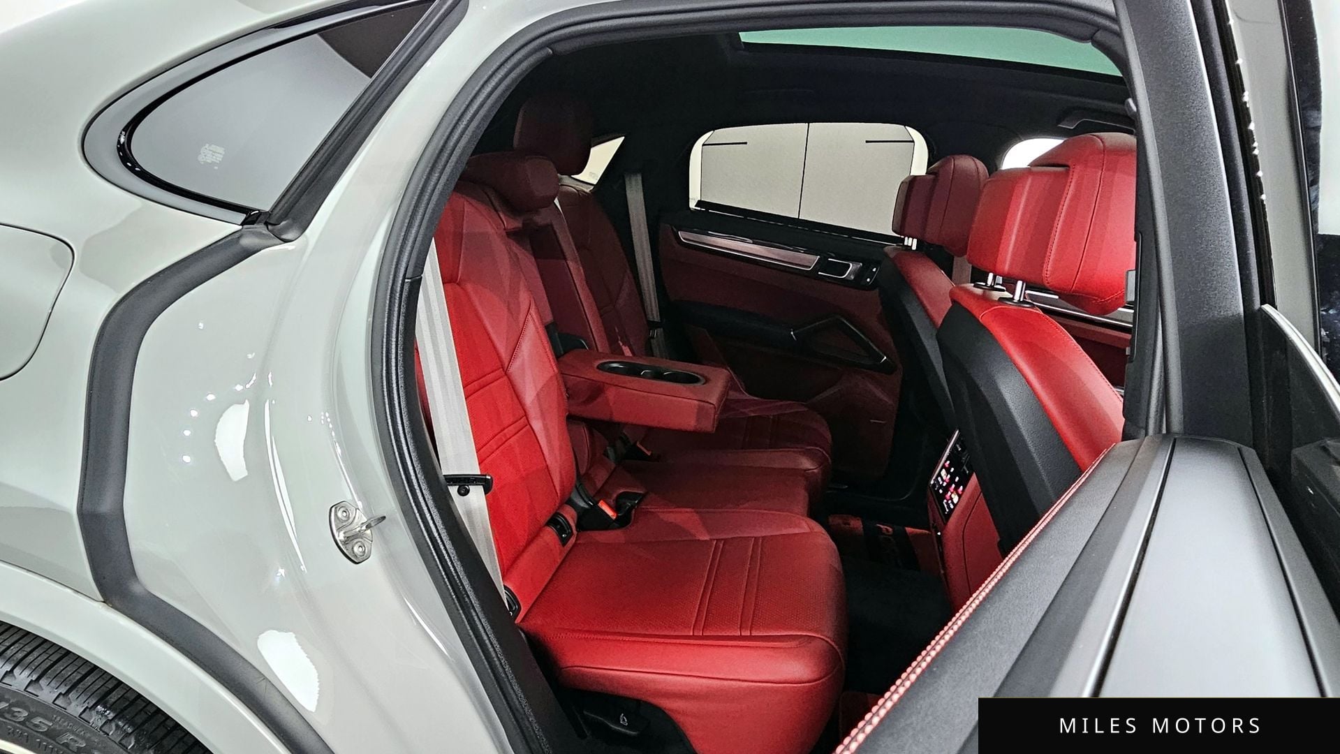 Porsche Cayenne 2022 — миниатюра 12