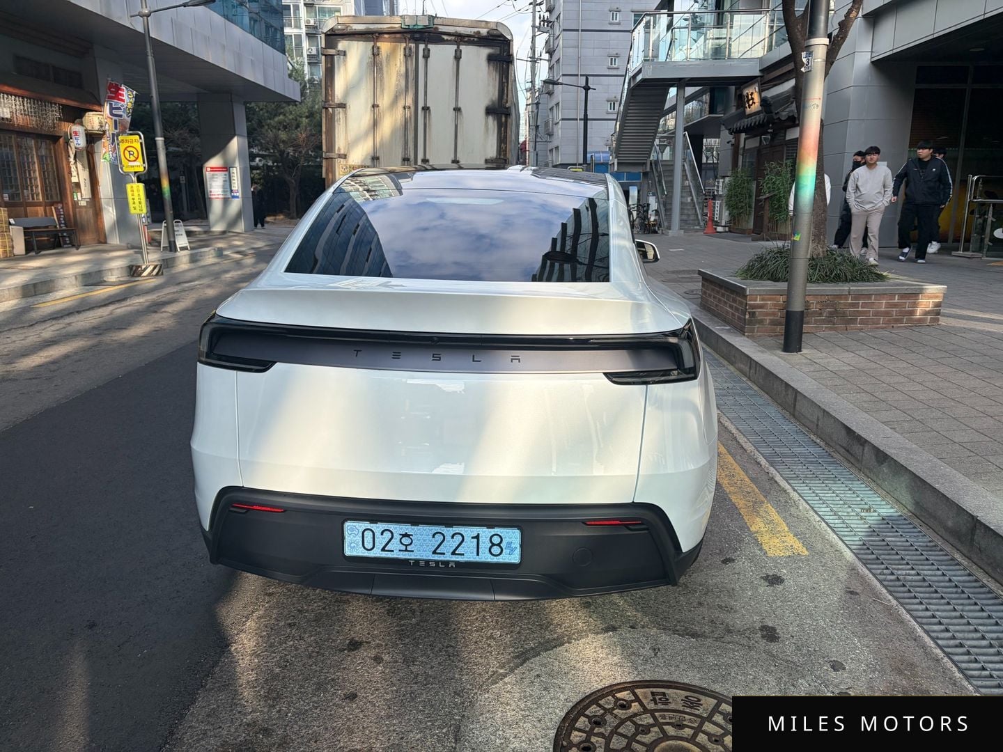 Tesla Model Y 2025 — миниатюра 3