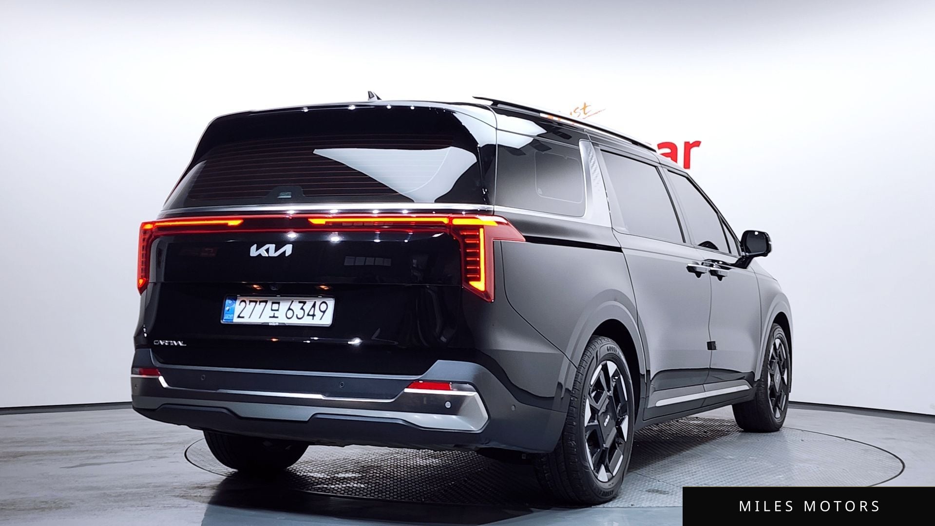 Kia Canival 2025 — фото 1 из 12