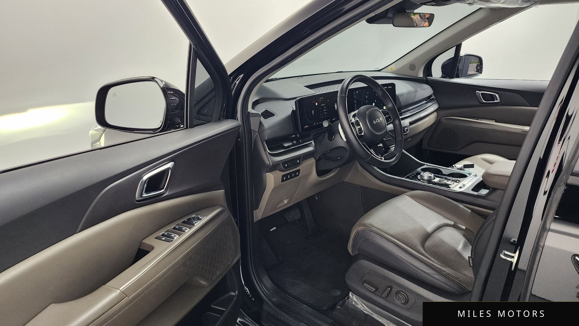 Kia Canival 2025 — миниатюра 9
