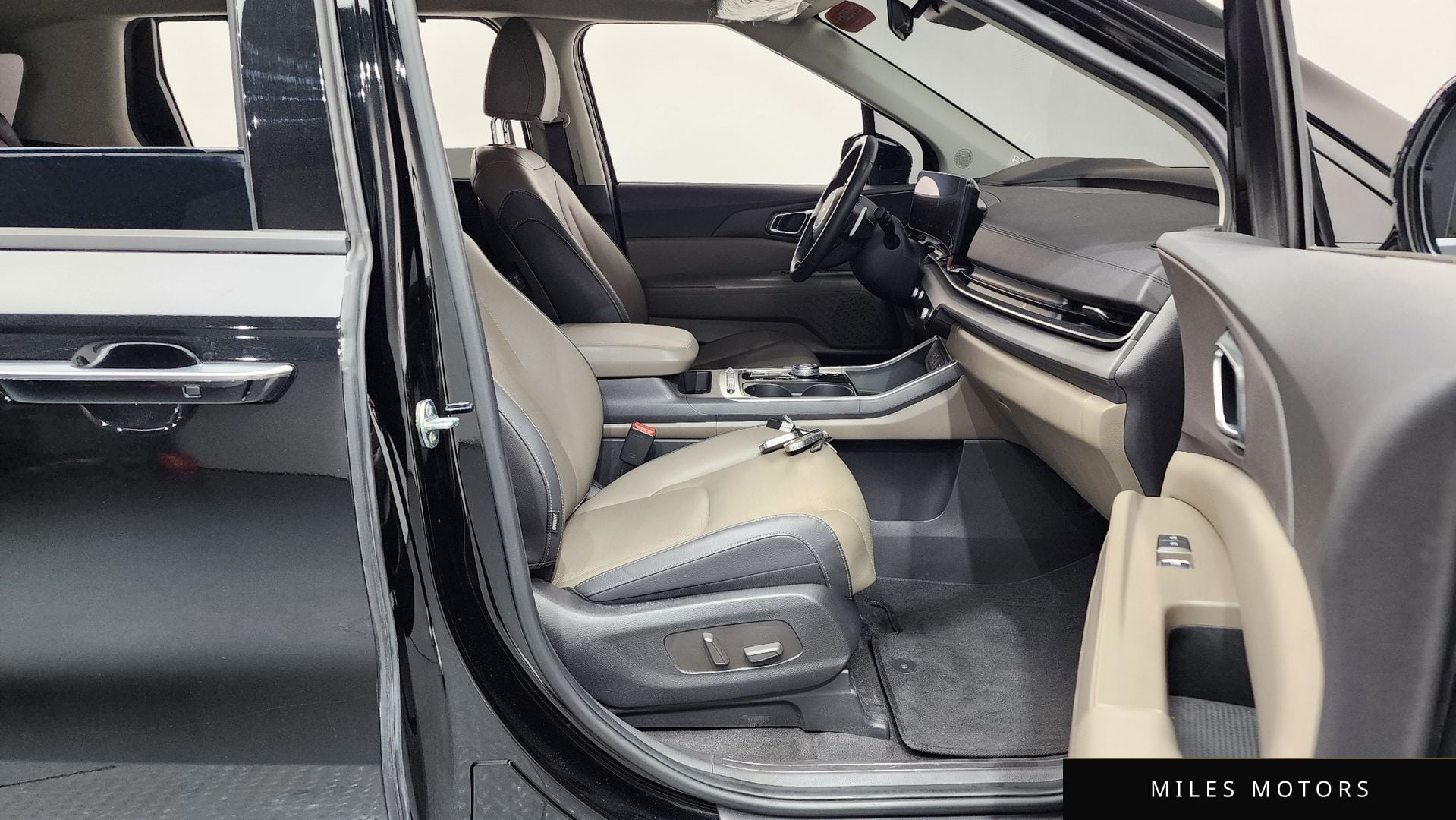 Kia Canival 2025 — миниатюра 11