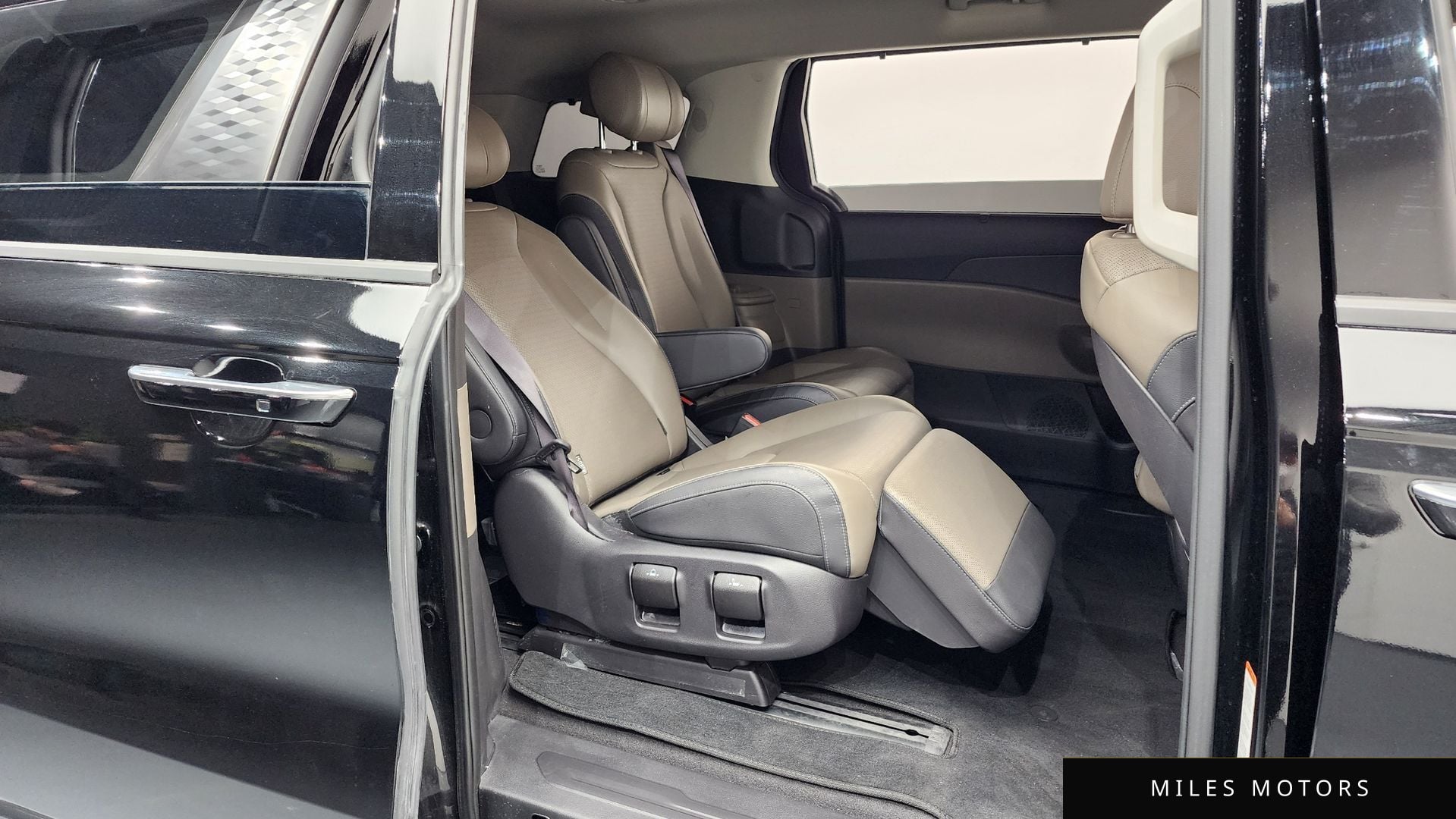 Kia Canival 2025 — миниатюра 12