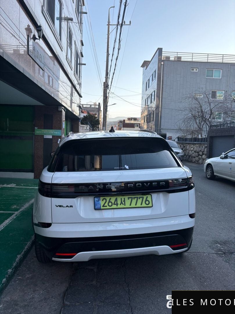Land Rover Range Rover Velar 2026 — миниатюра 4