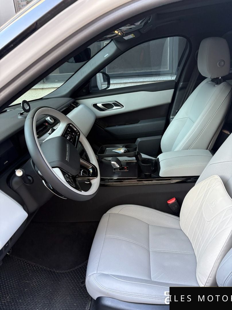 Land Rover Range Rover Velar 2026 — миниатюра 5