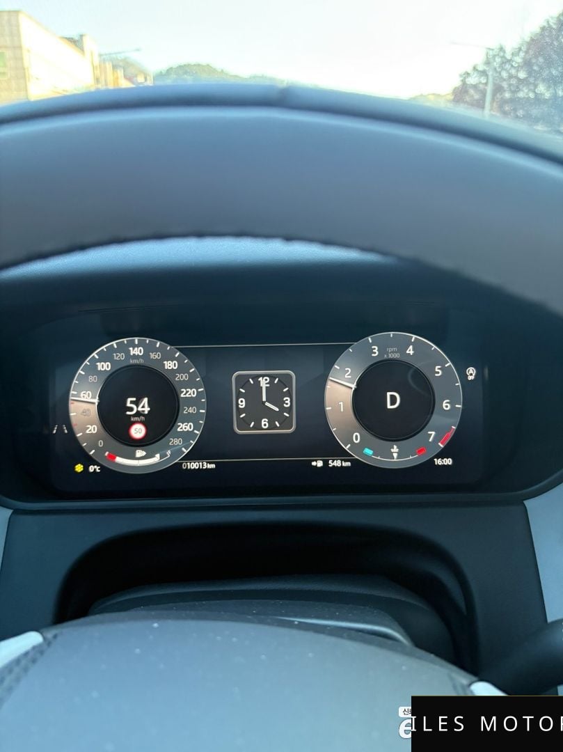 Land Rover Range Rover Velar 2026 — миниатюра 7