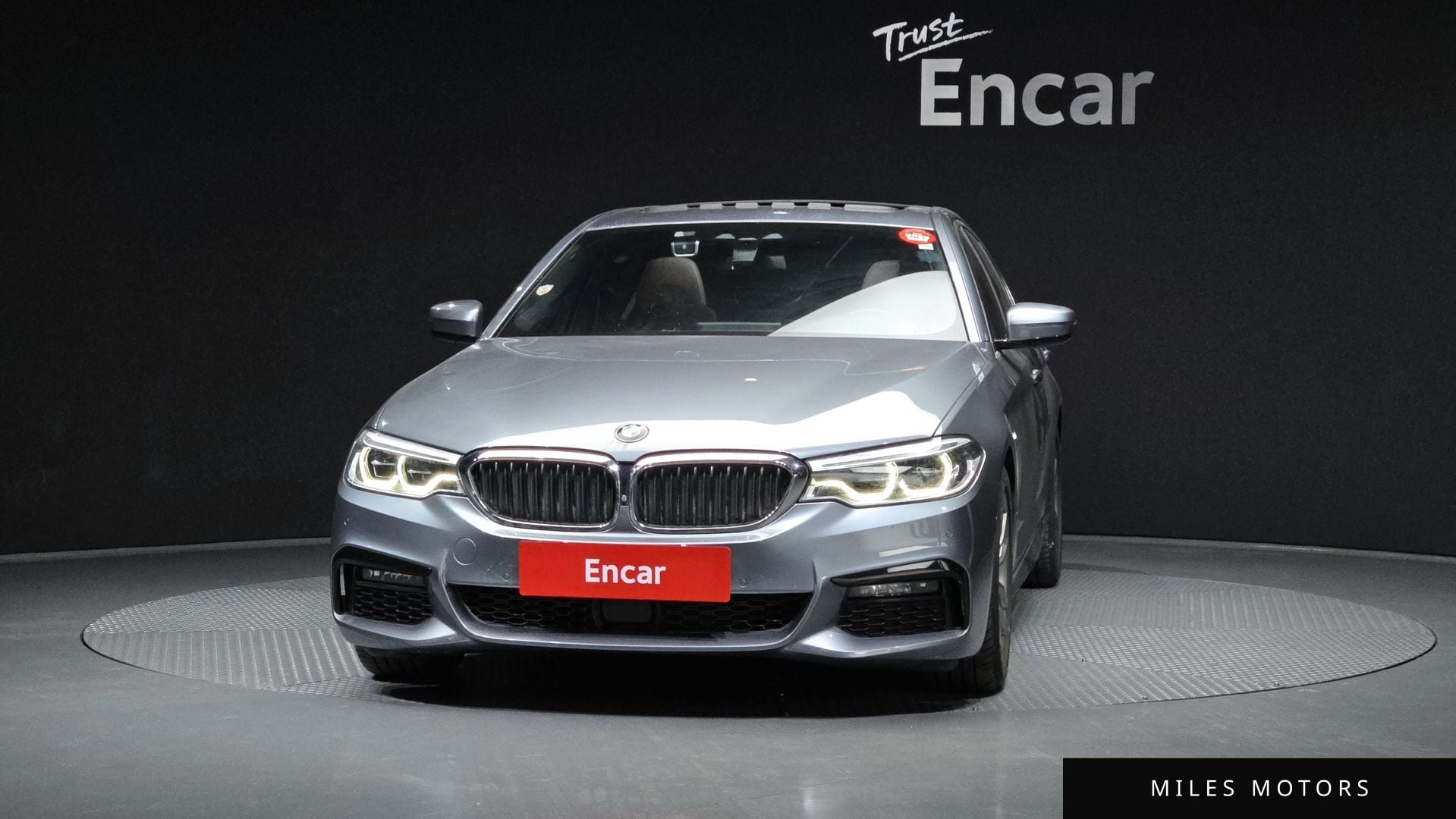 BMW 5 Series (G30) 2019 — миниатюра 3