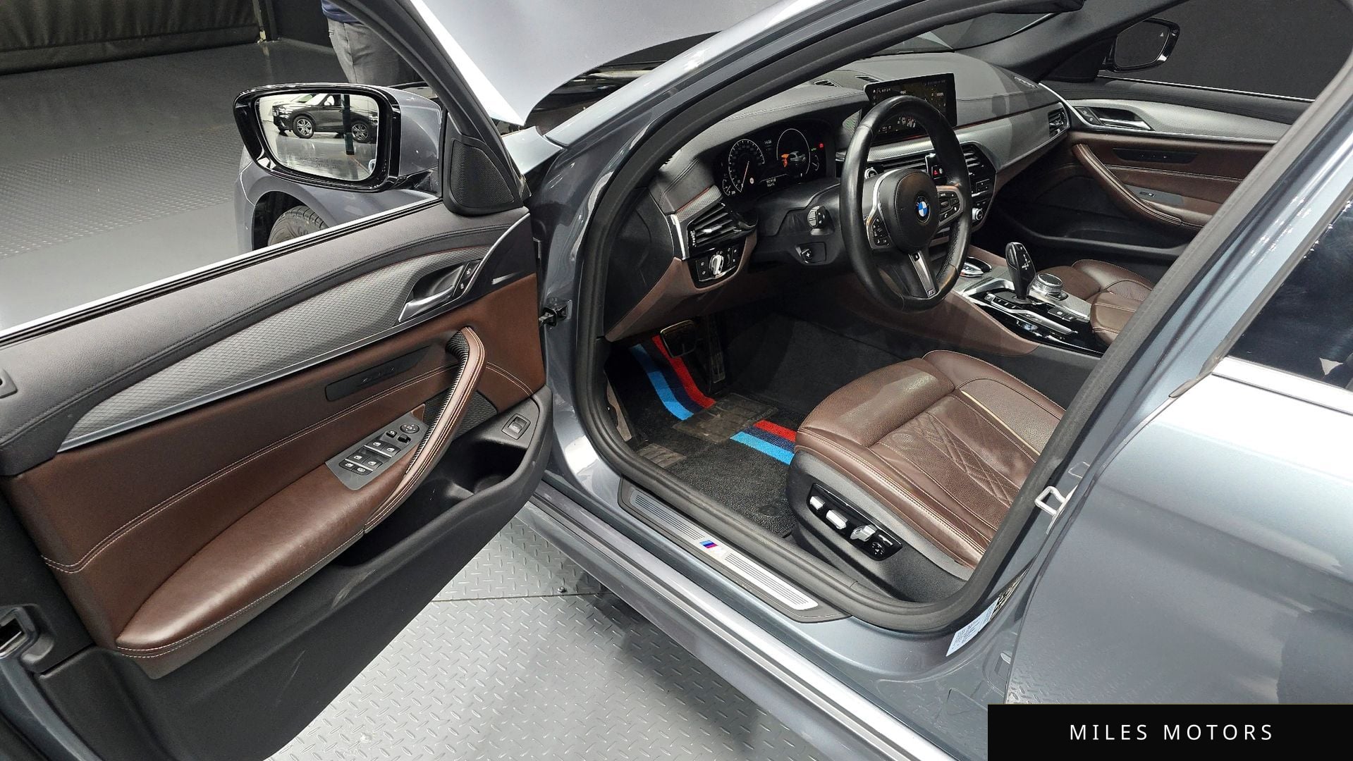 BMW 5 Series (G30) 2019 — миниатюра 10