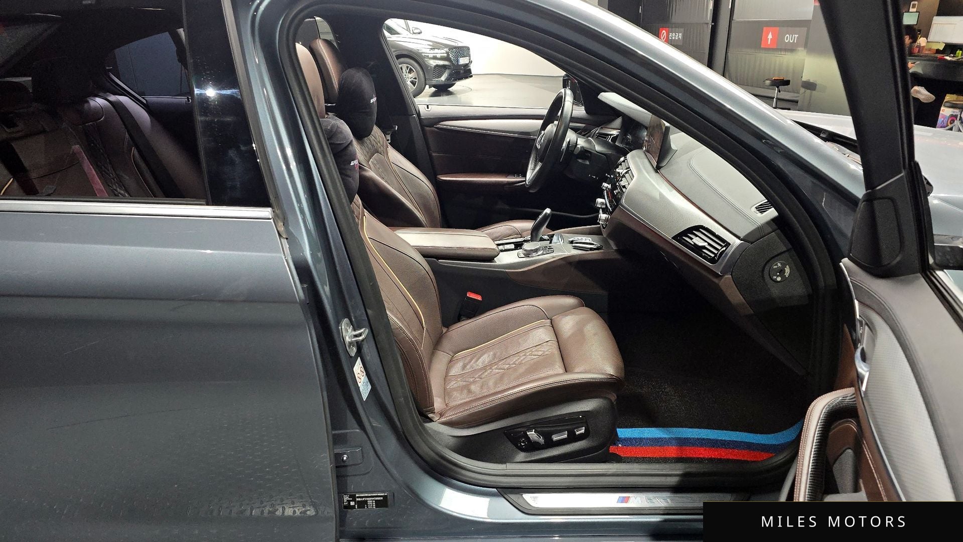BMW 5 Series (G30) 2019 — миниатюра 11