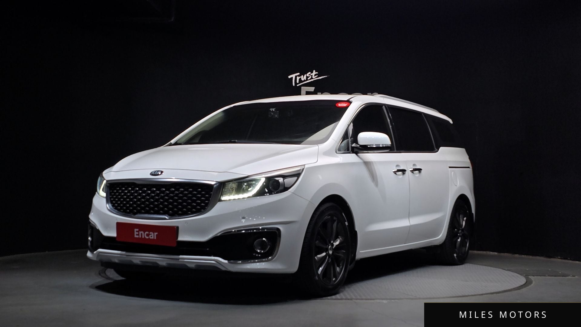 Kia Canival 2018 — фото 1 из 12