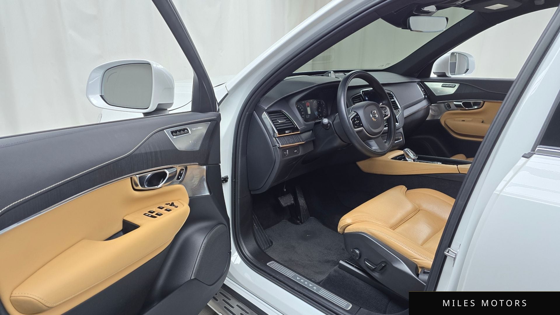 Volvo XC90 2022 — миниатюра 10