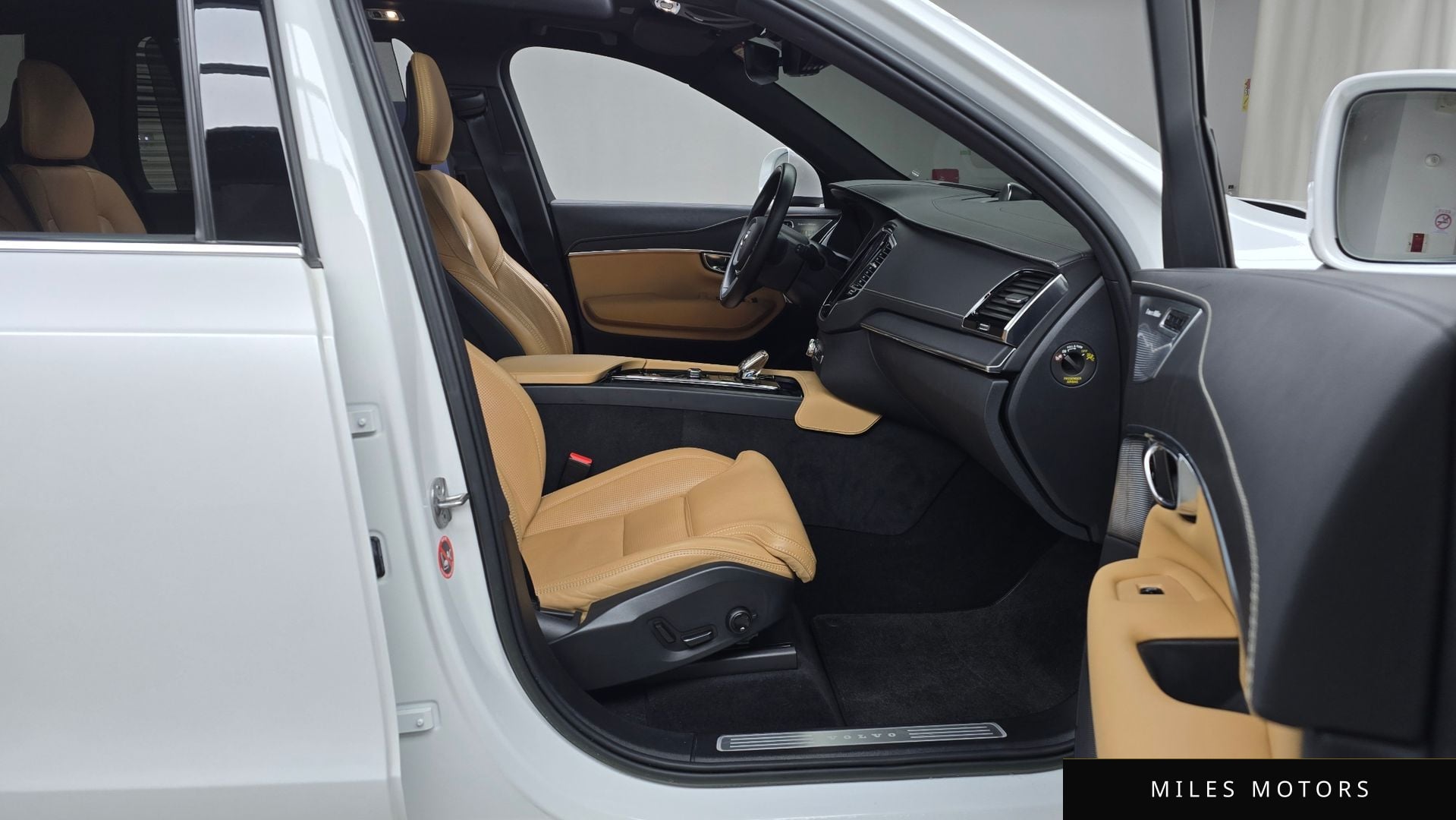 Volvo XC90 2022 — миниатюра 11