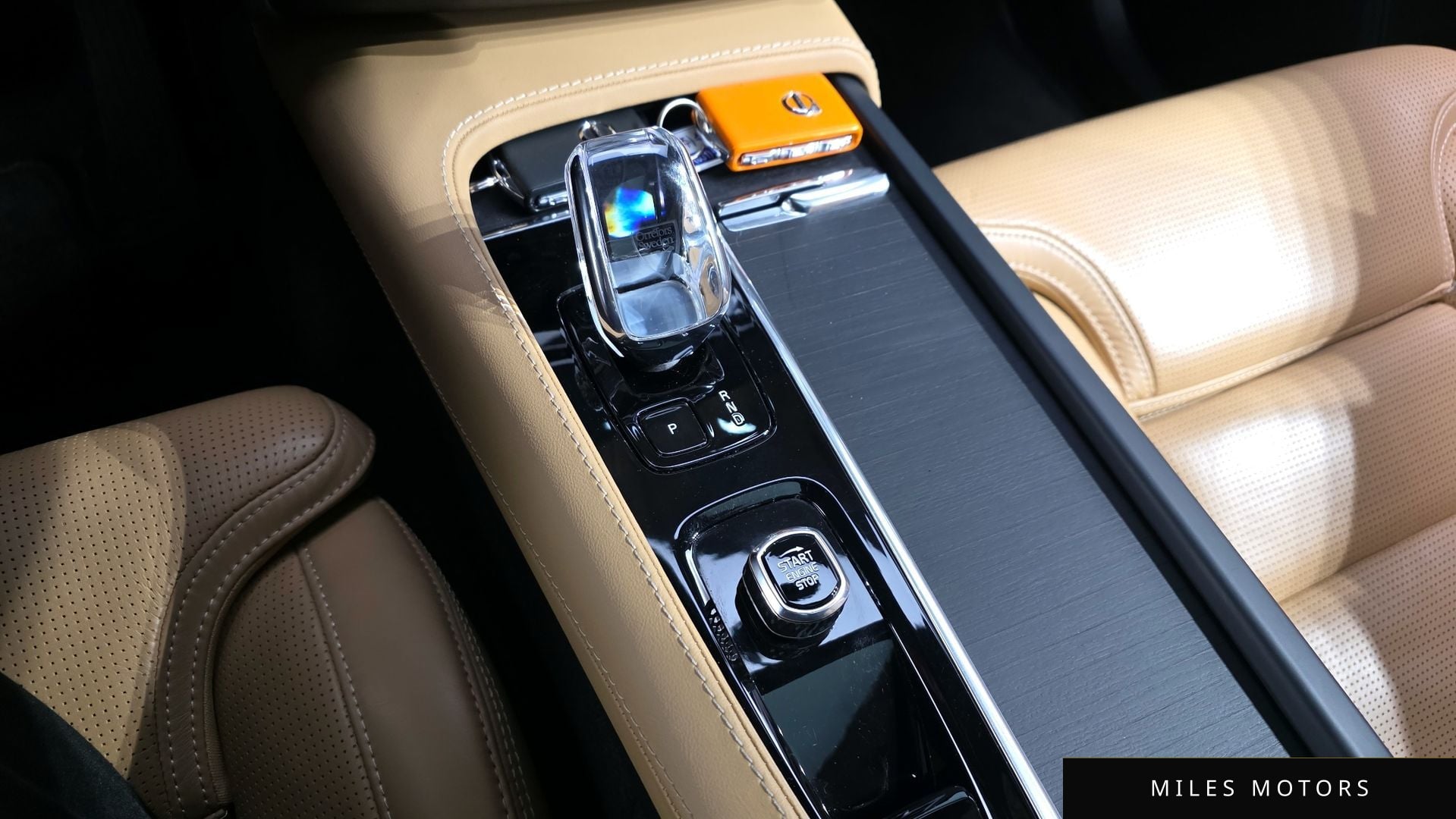 Volvo XC90 2023 — миниатюра 9