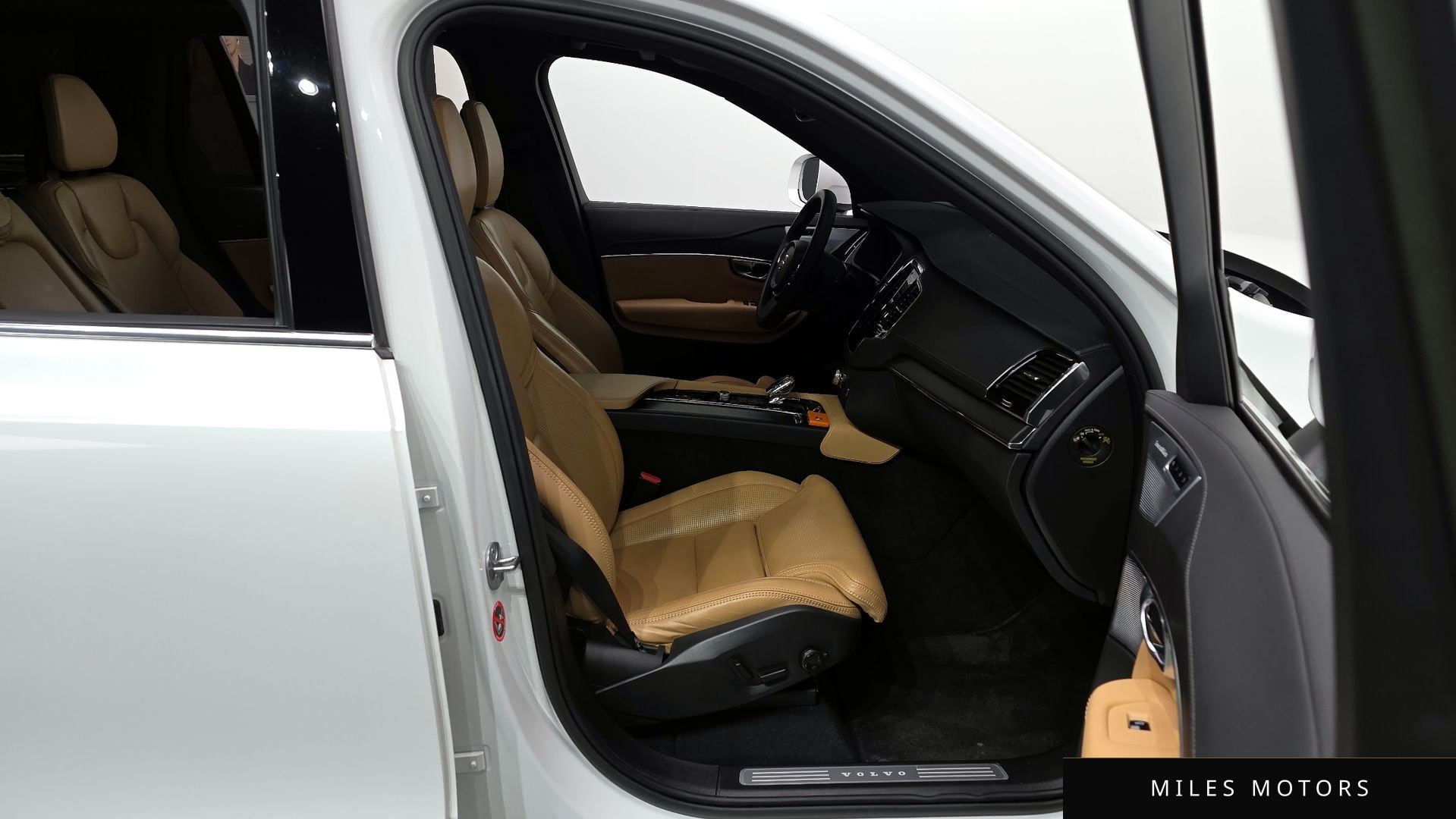 Volvo XC90 2023 — миниатюра 11