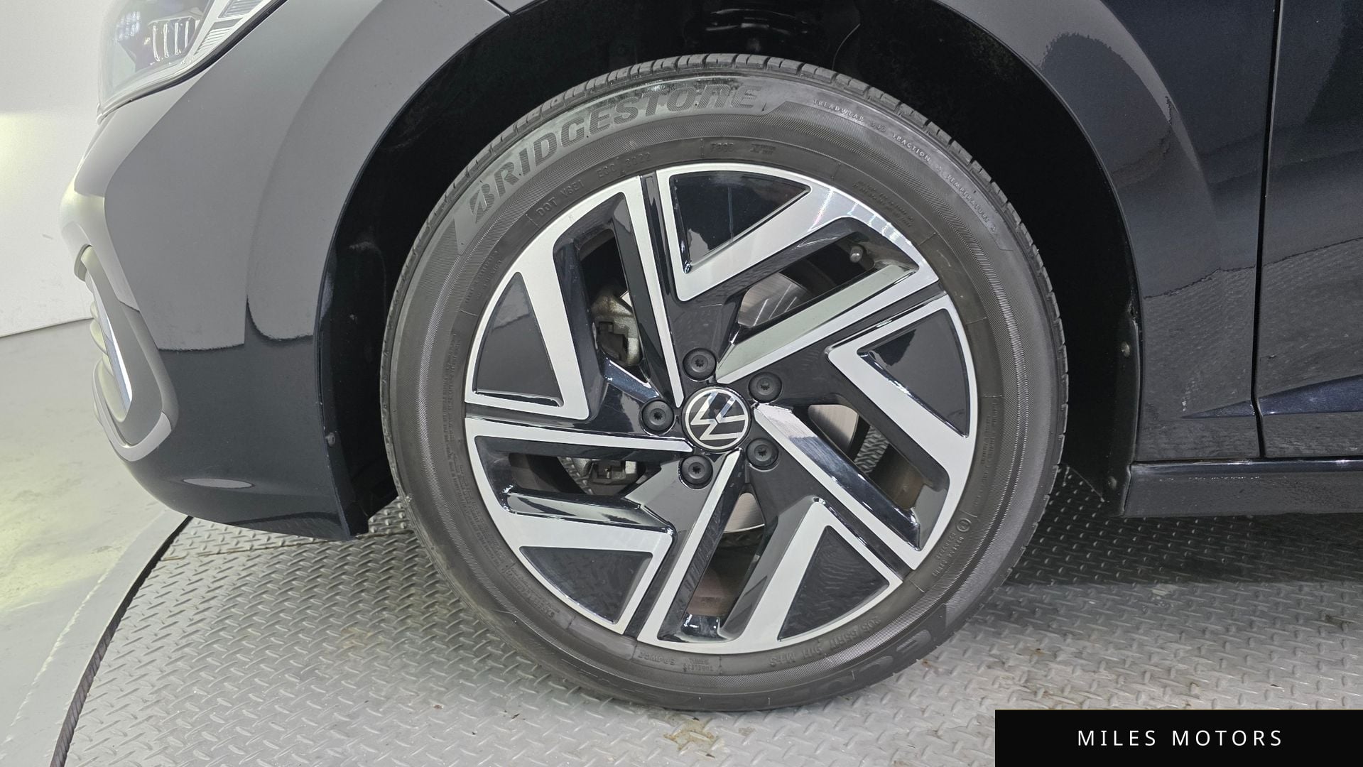 Volkswagen 제타 2023 — миниатюра 5