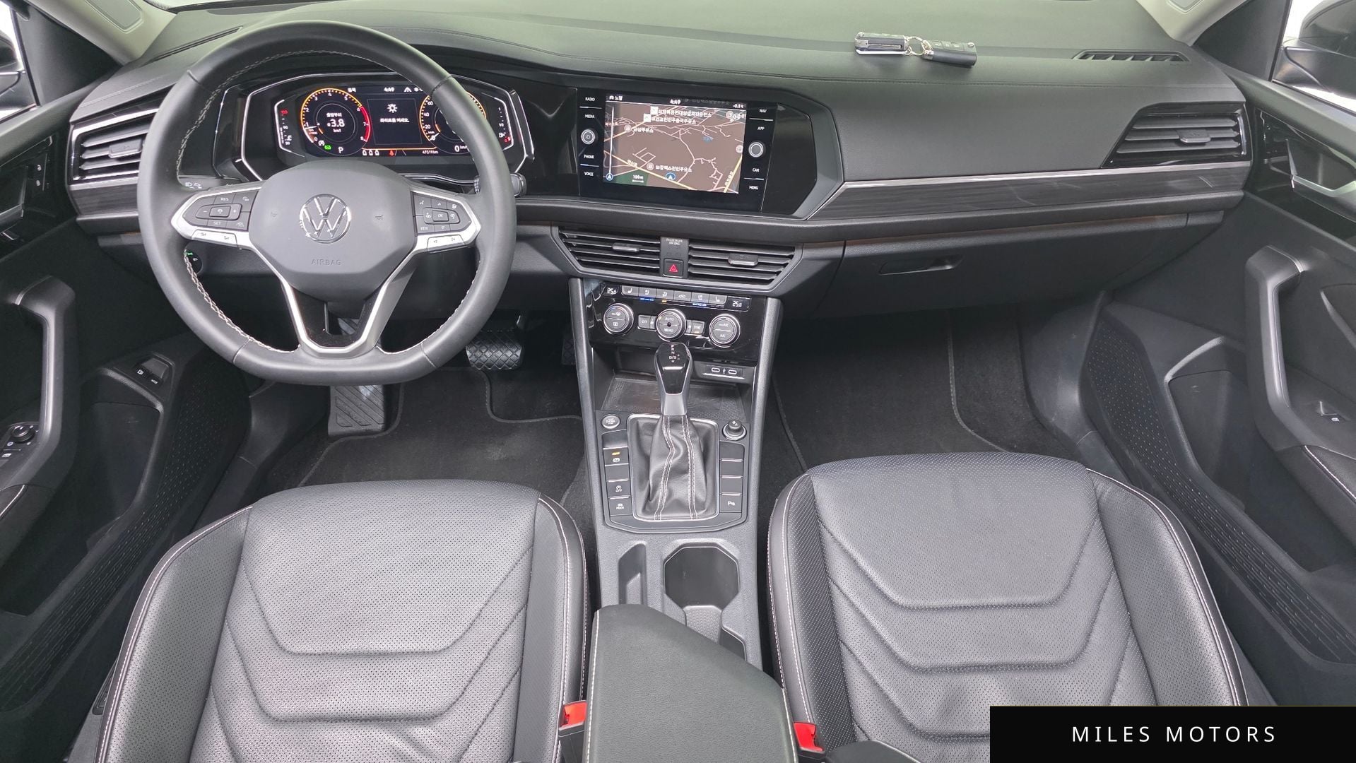 Volkswagen 제타 2023 — миниатюра 7