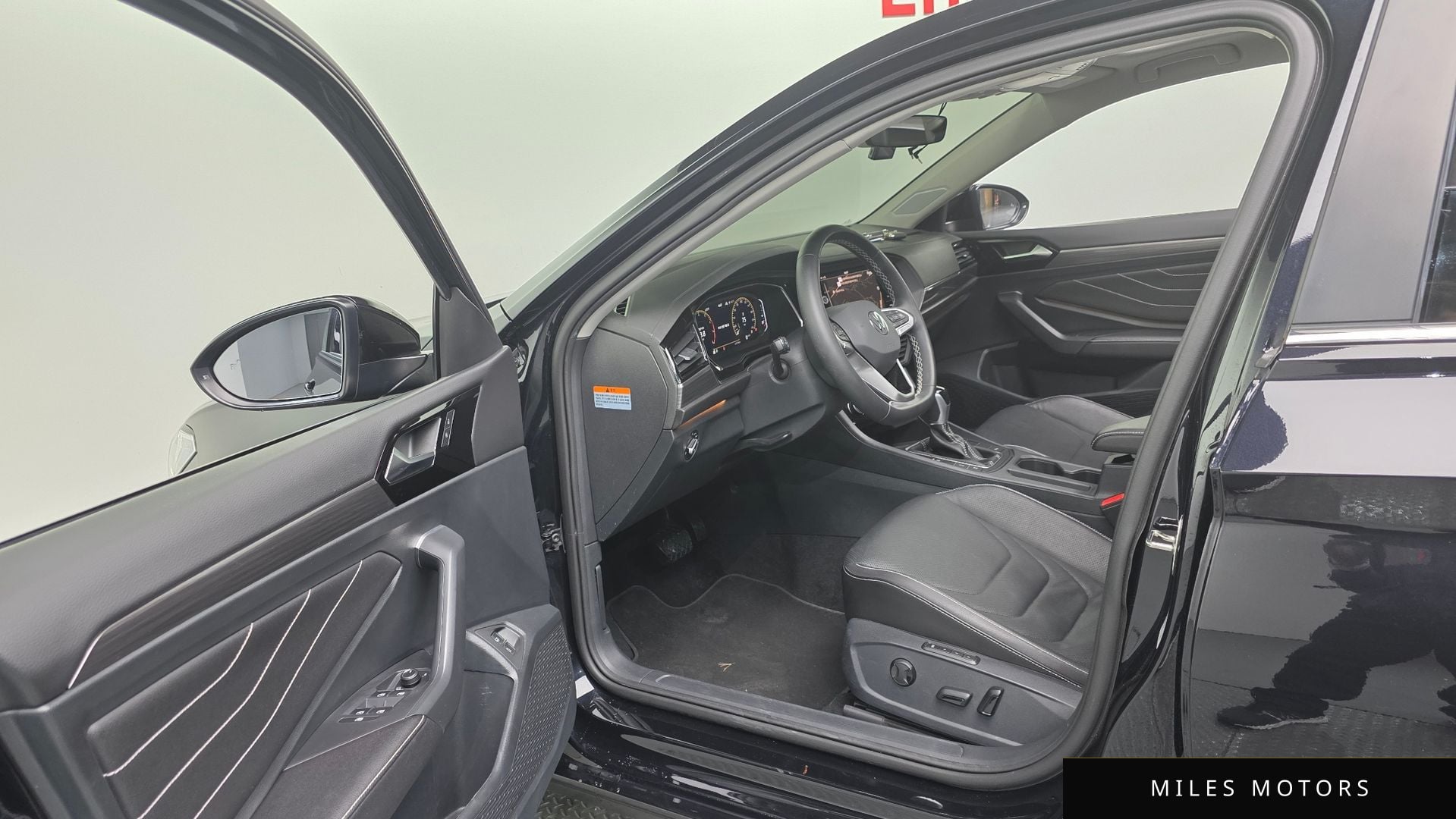 Volkswagen 제타 2023 — миниатюра 12