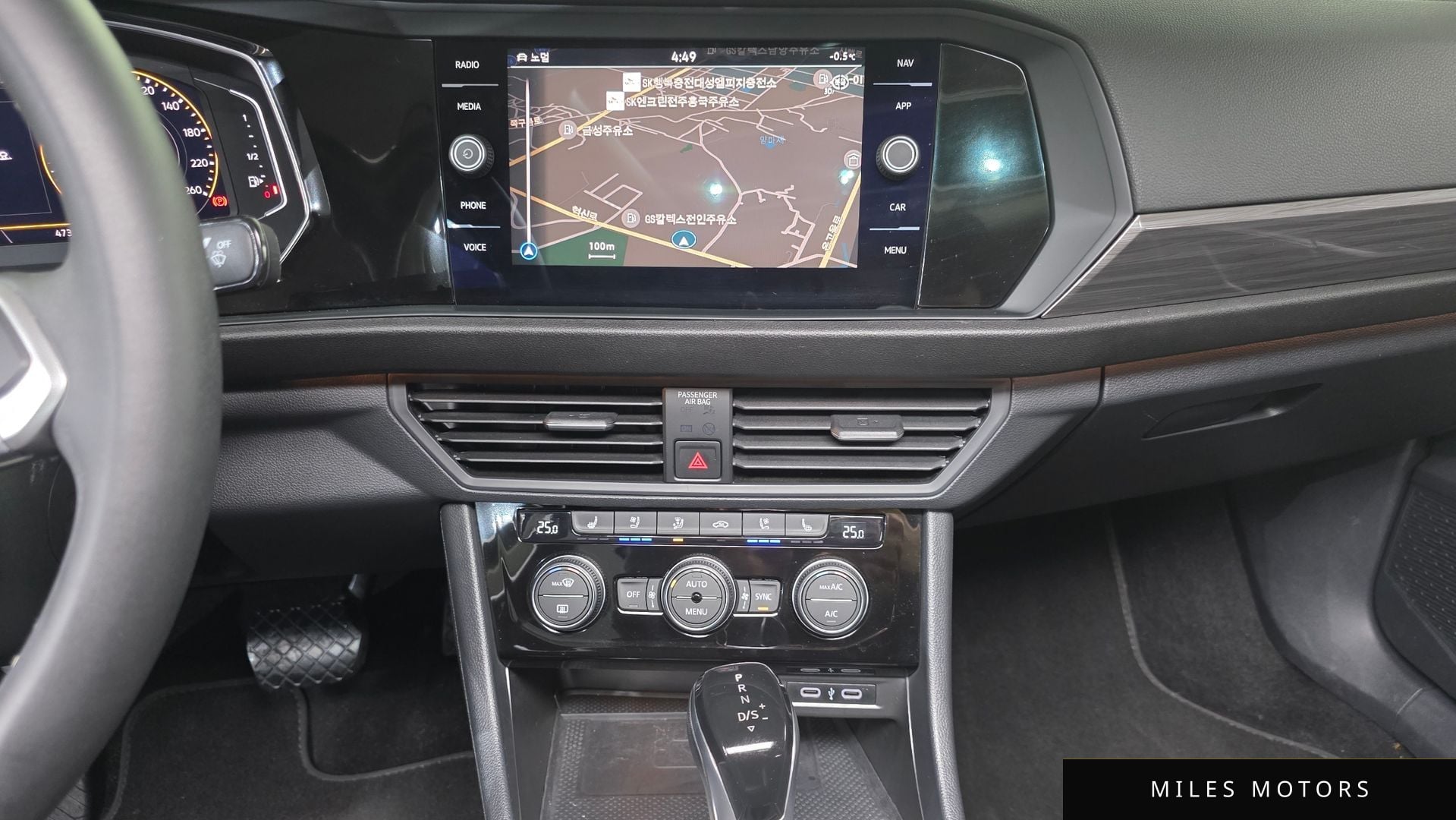 Volkswagen 제타 2023 — миниатюра 15