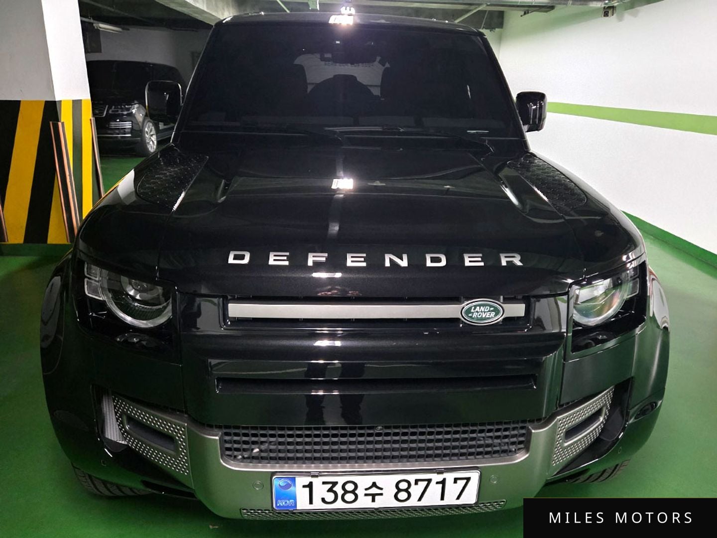 Land Rover Defender 2025 — фото 1 из 12