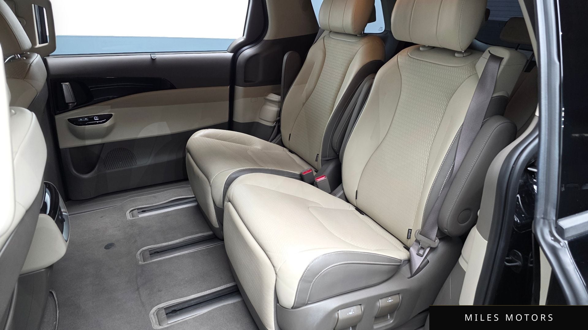 Kia Carnival 2023 — миниатюра 12