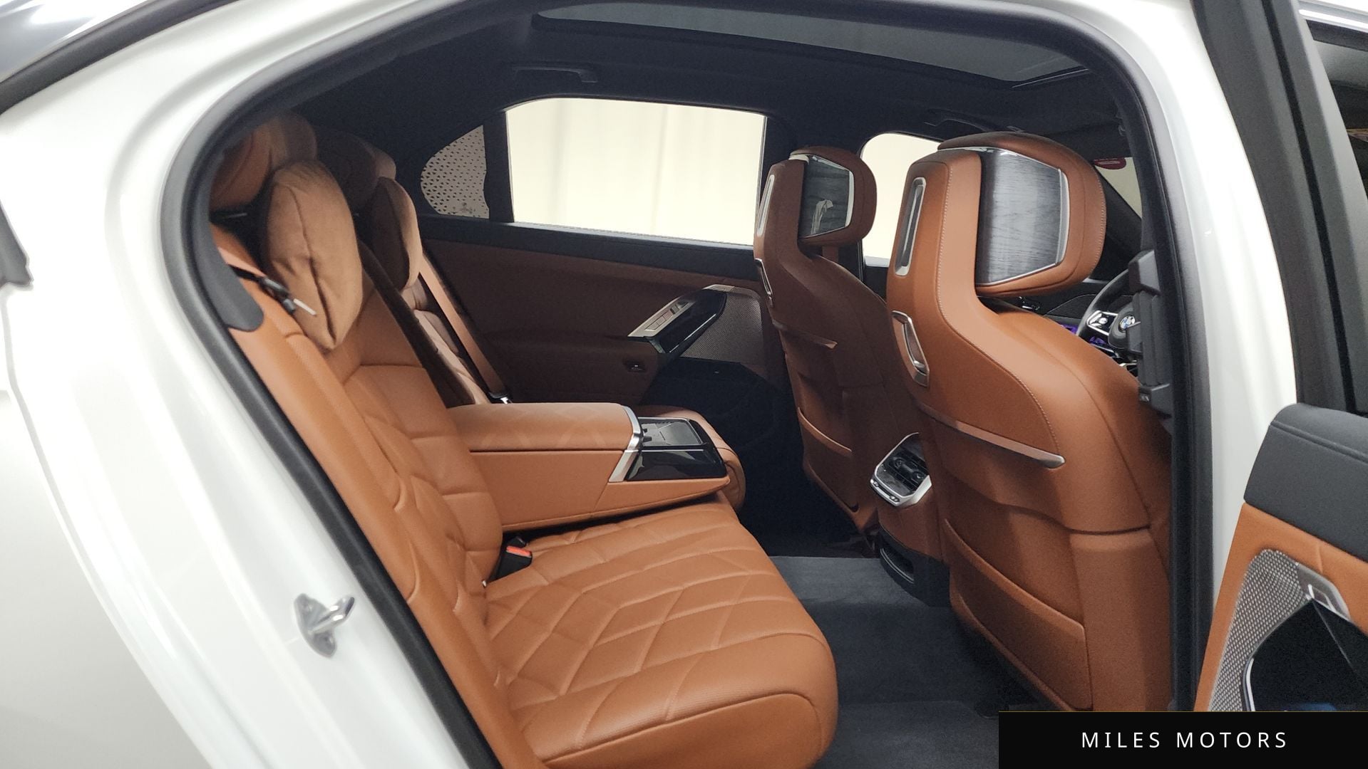 BMW 7 Series (G70) 2024 — миниатюра 12