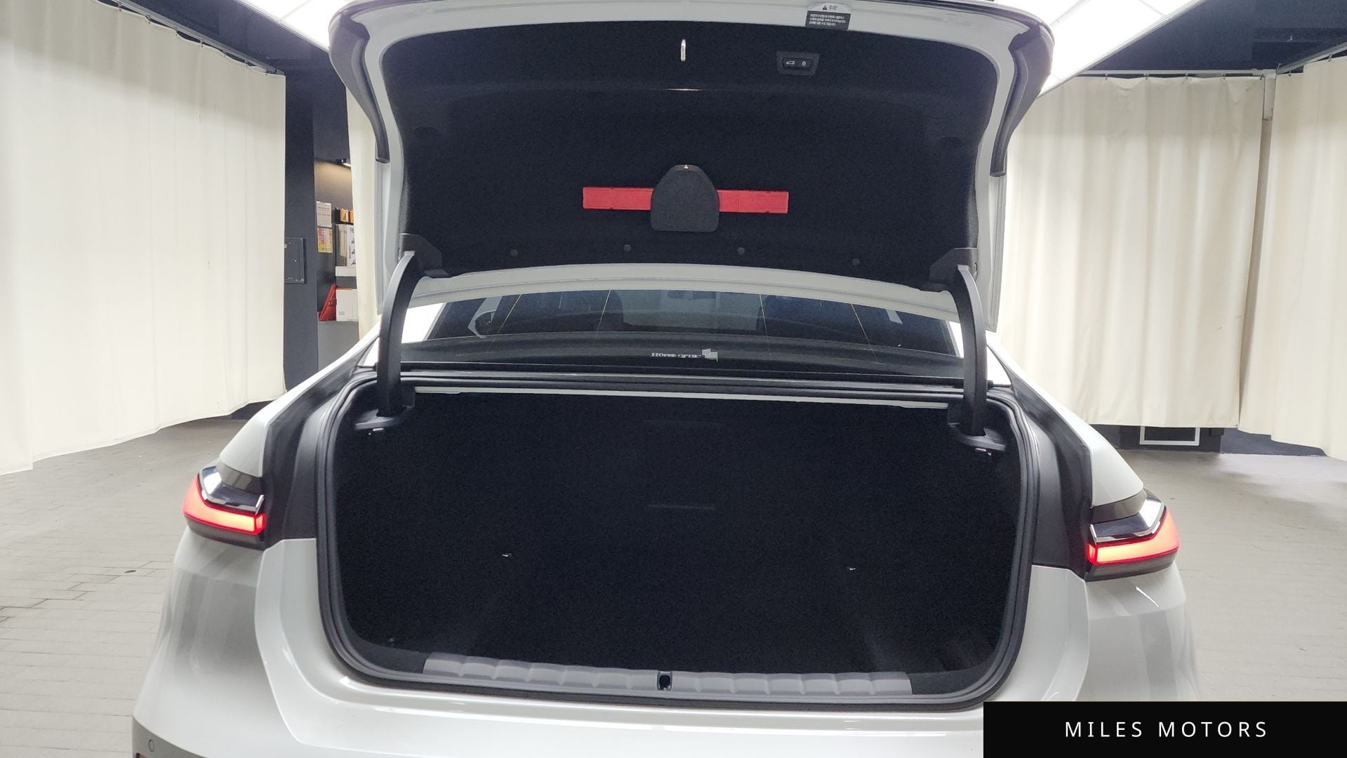 BMW 7 Series (G70) 2024 — миниатюра 20