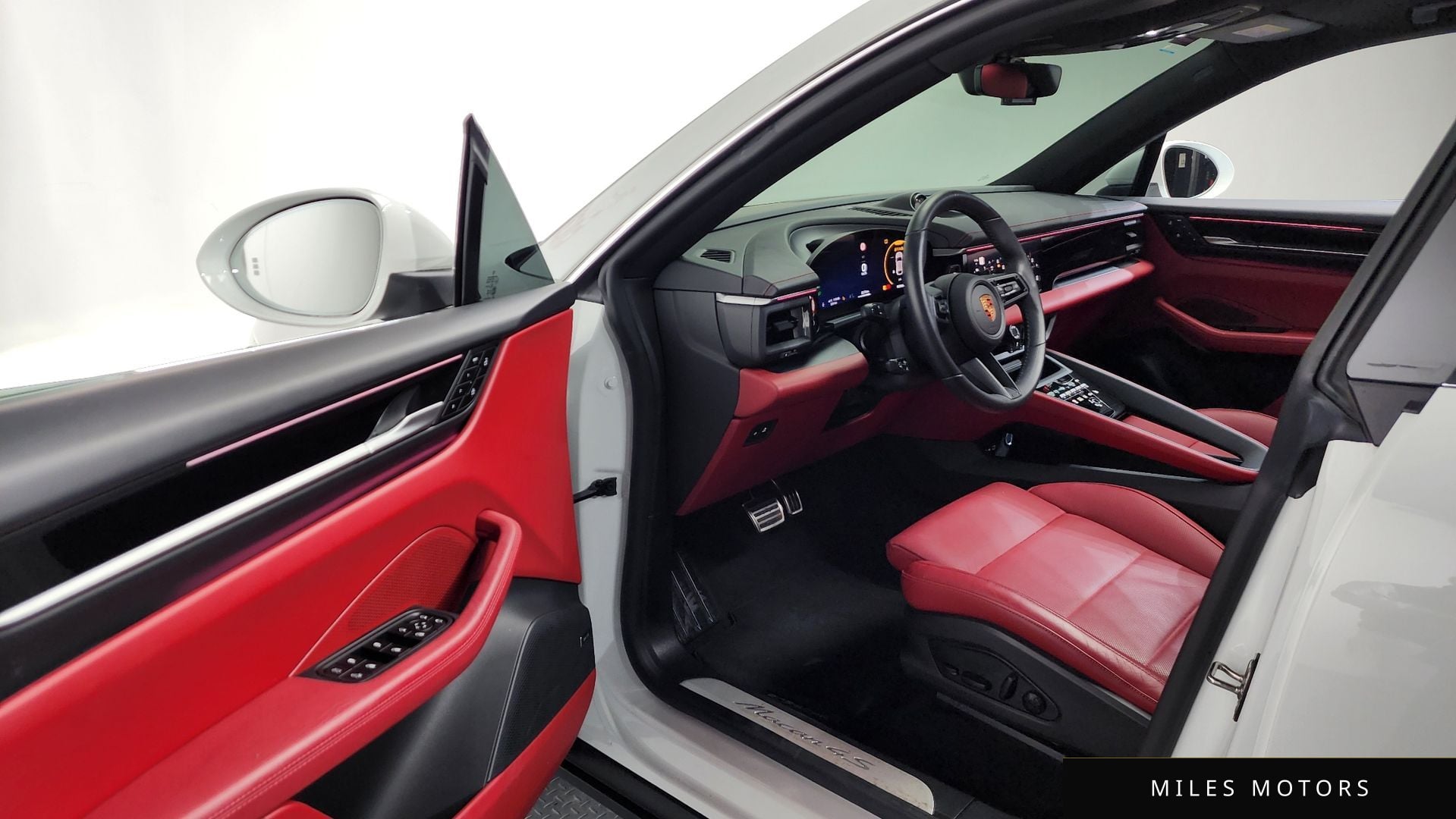 Porsche Macan 2025 — миниатюра 10