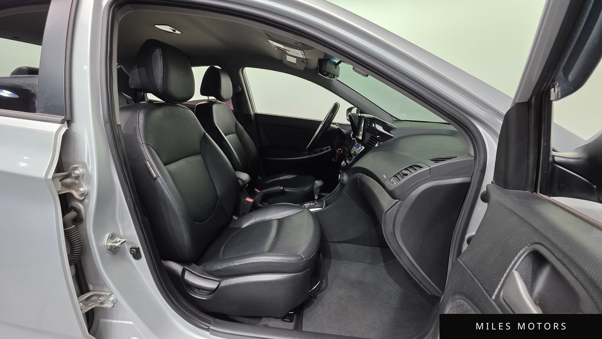 Hyundai Accent 2012 — миниатюра 10