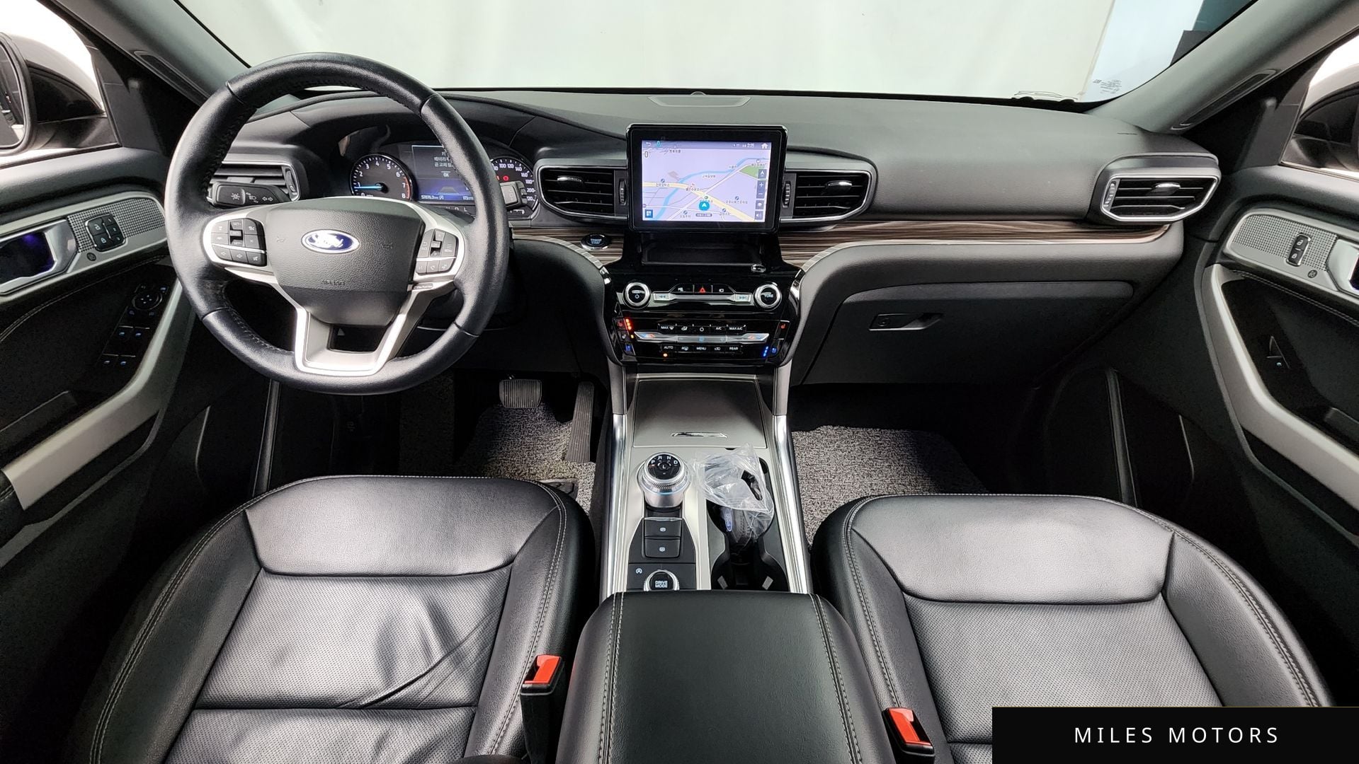 Ford Explorer 2022 — миниатюра 7