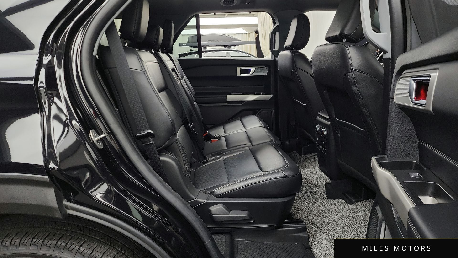 Ford Explorer 2022 — миниатюра 12