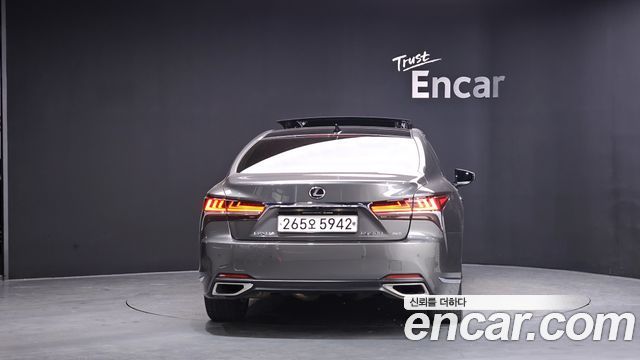 Лексус LS500 2018 — миниатюра 4