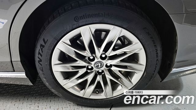 Лексус LS500 2018 — миниатюра 5