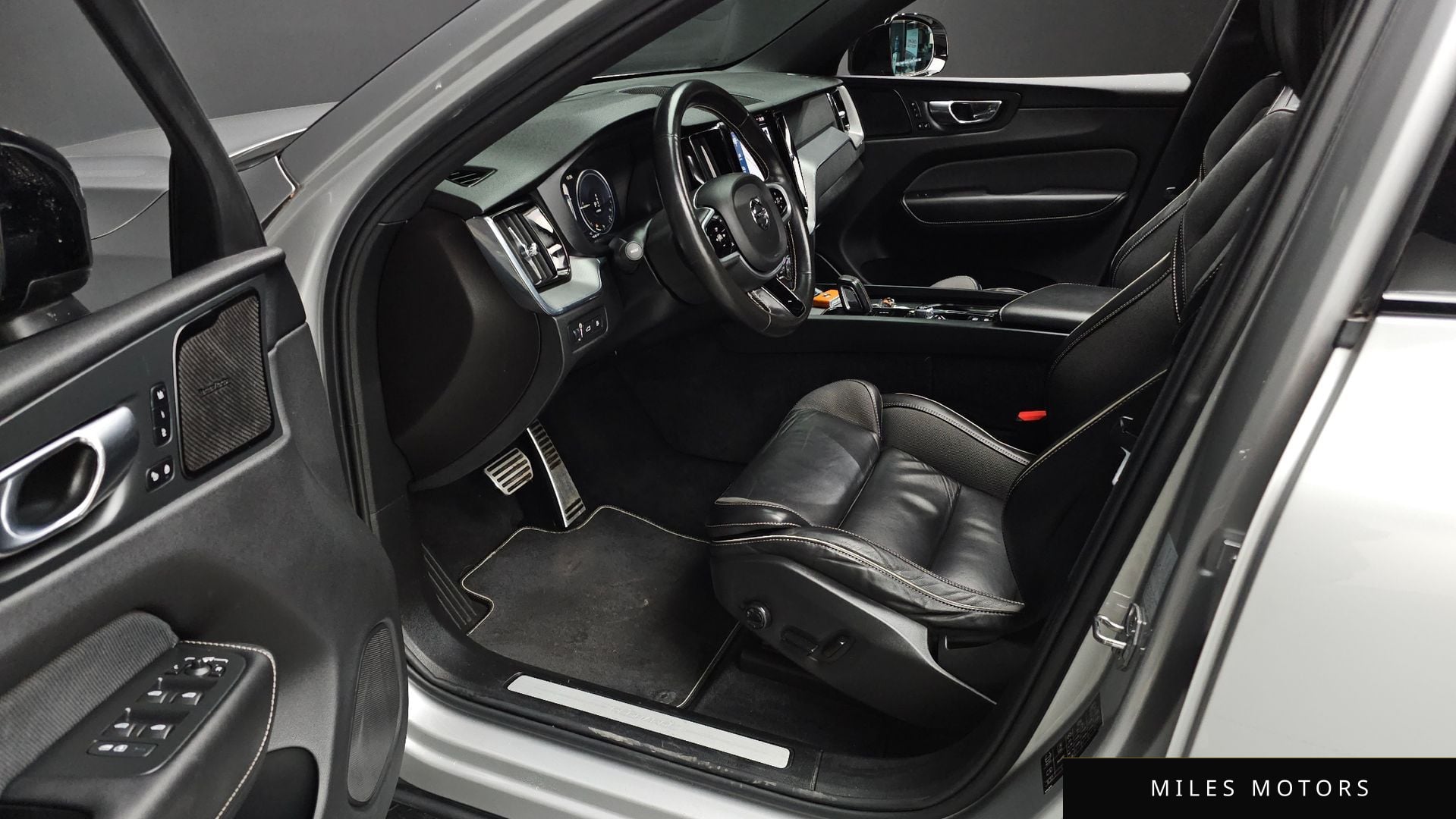 Volvo XC60 2021 — миниатюра 11