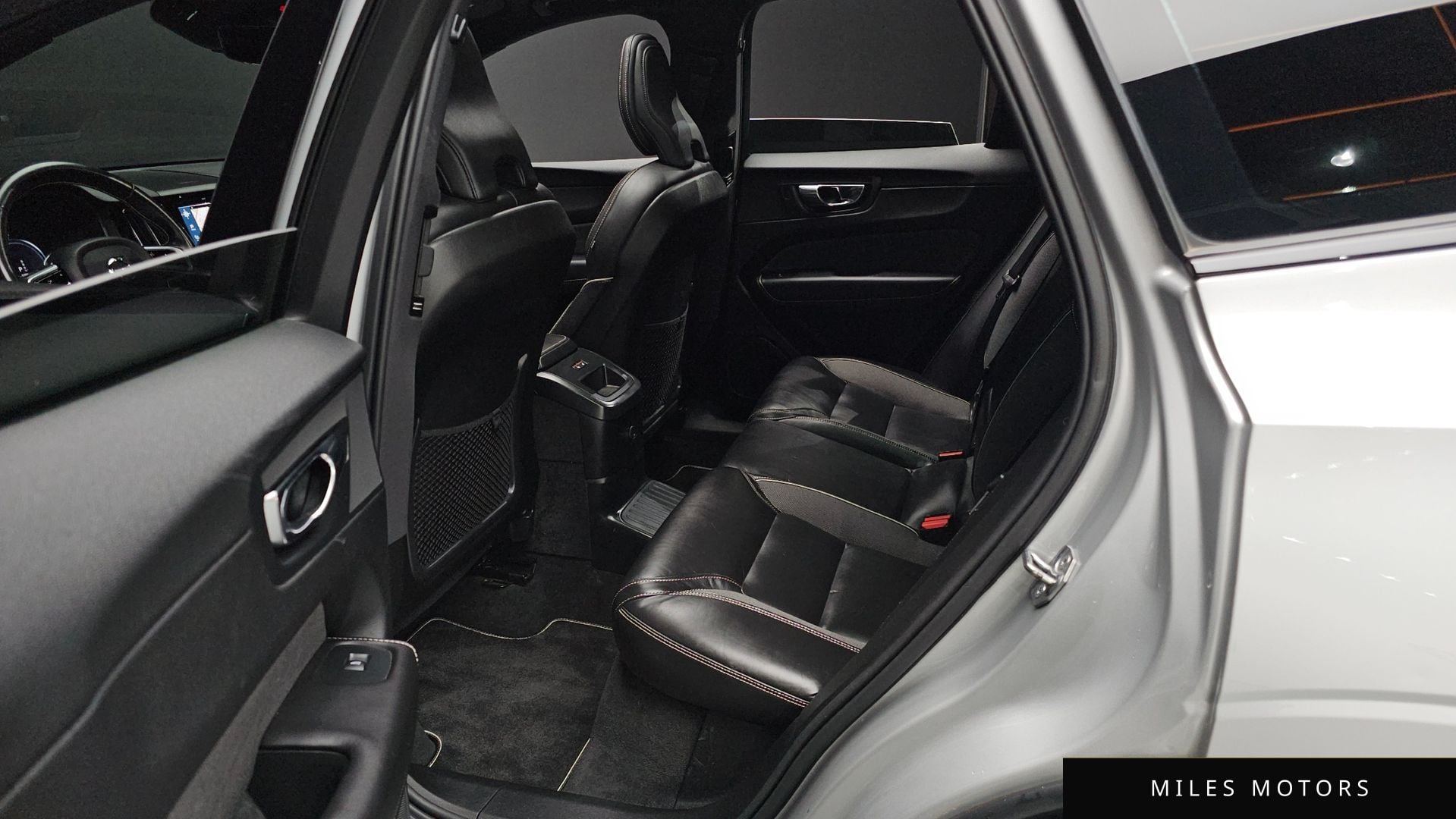 Volvo XC60 2021 — миниатюра 12