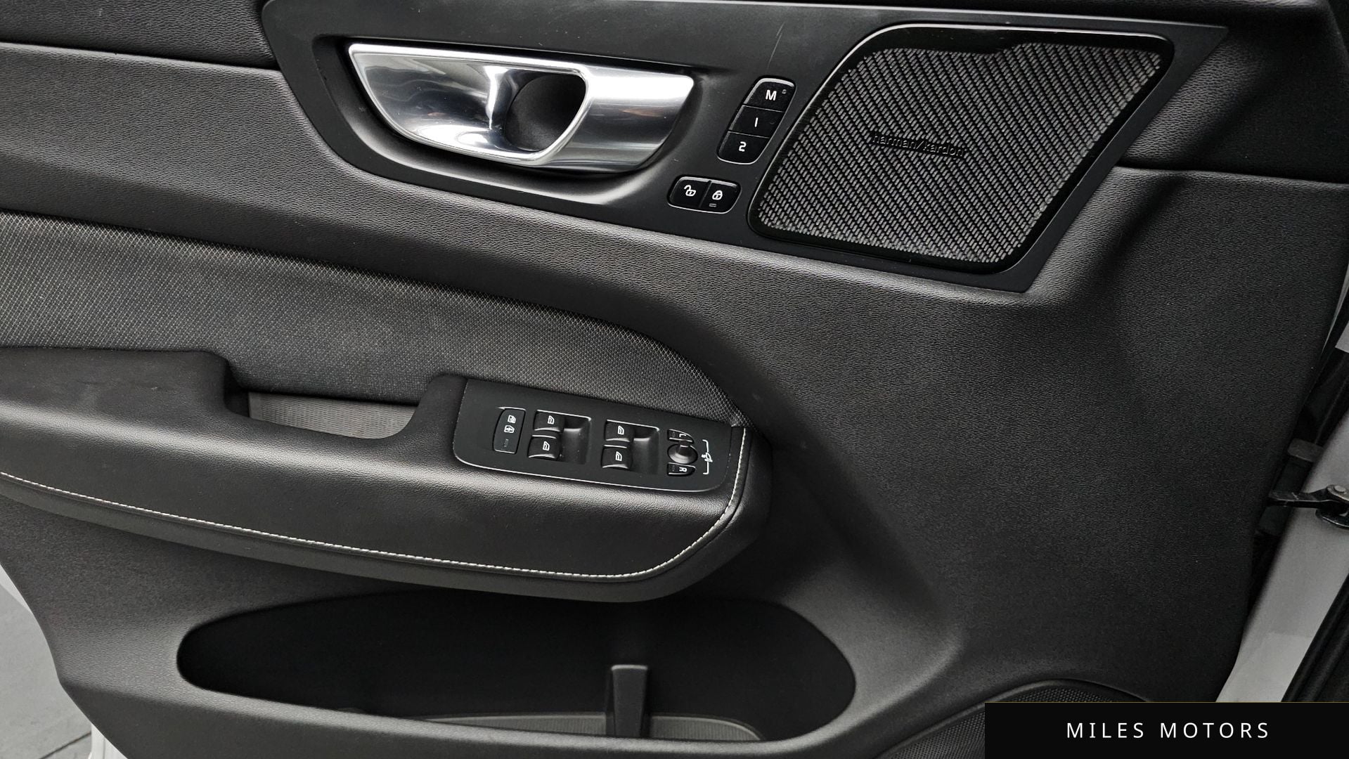 Volvo XC60 2021 — миниатюра 17