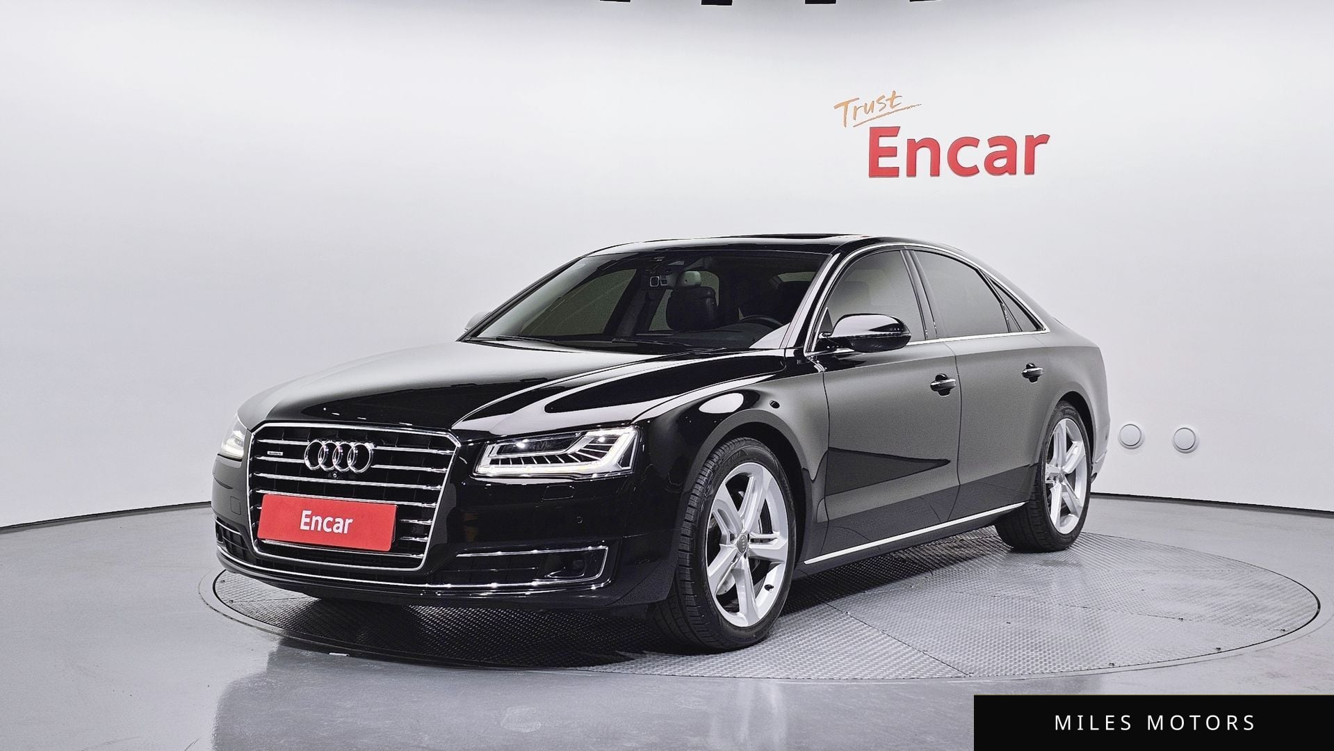 Audi A8 2016 — фото 1 из 12