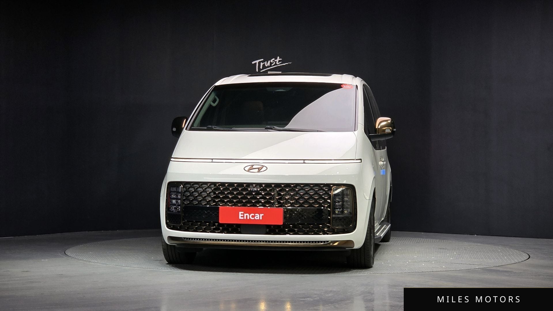 Hyundai Staria 2023 — миниатюра 3