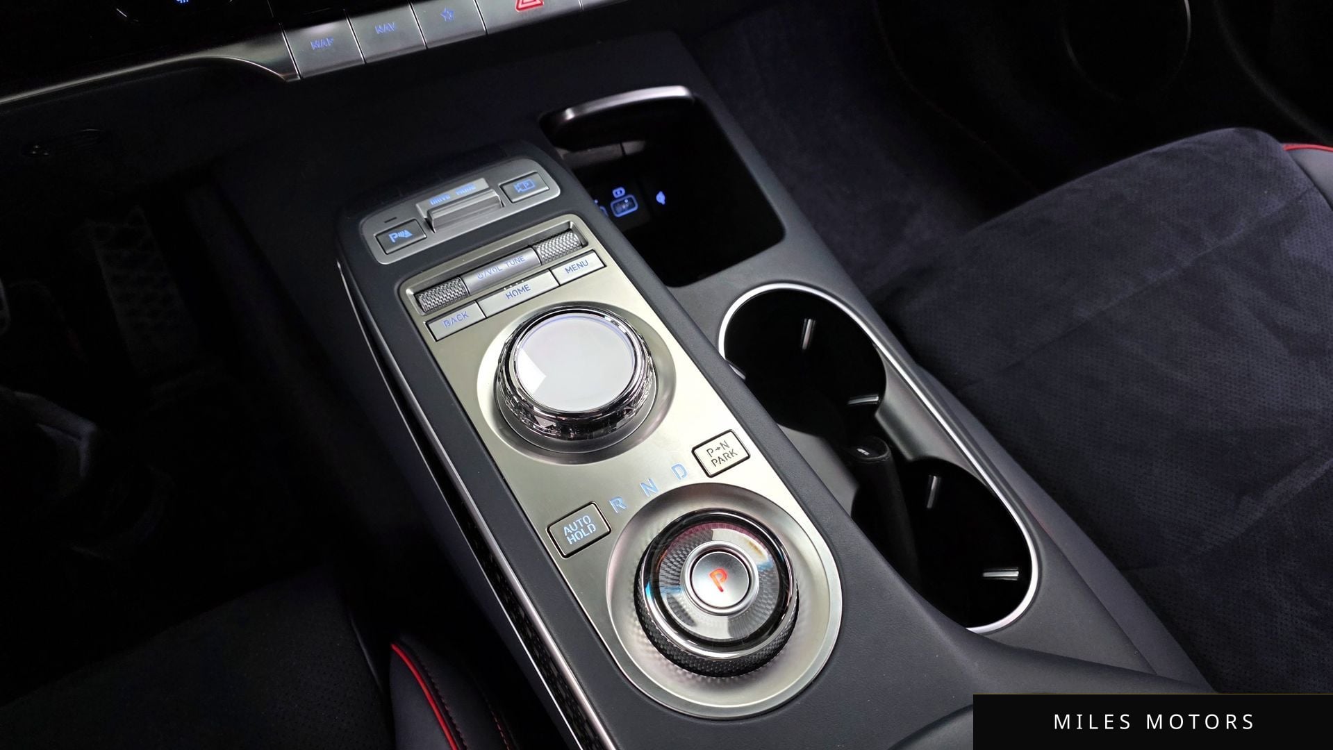 Genesis GV70 2022 — миниатюра 9
