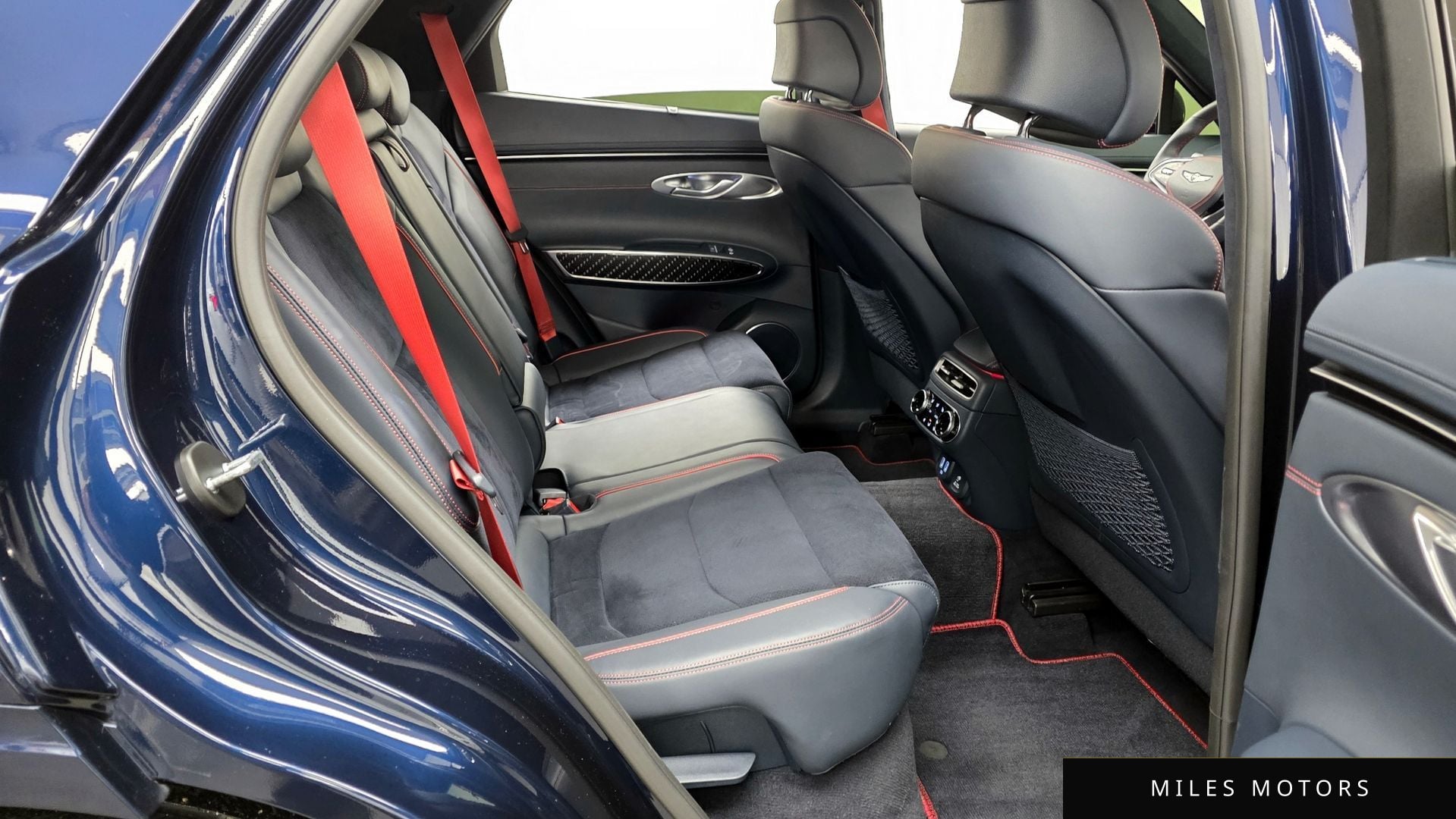 Genesis GV70 2022 — миниатюра 12