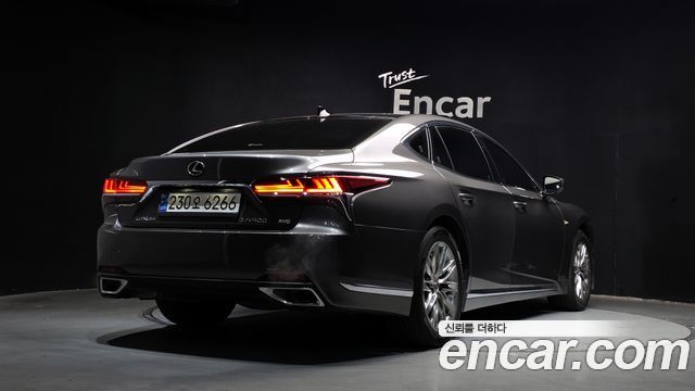 Лексус LS500 2018 — миниатюра 2