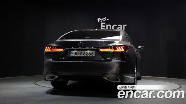 Лексус LS500 2018 — миниатюра 4