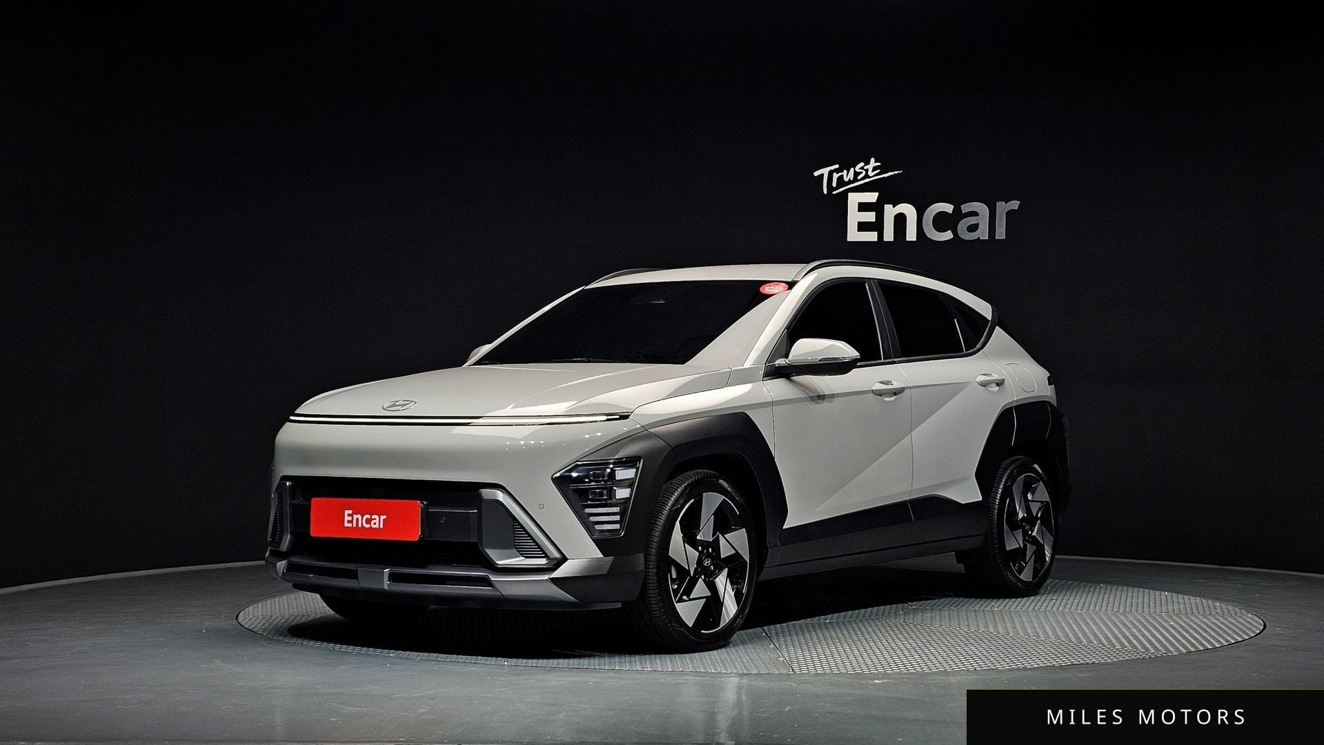 Hyundai Kona 2023 — фото 1 из 12