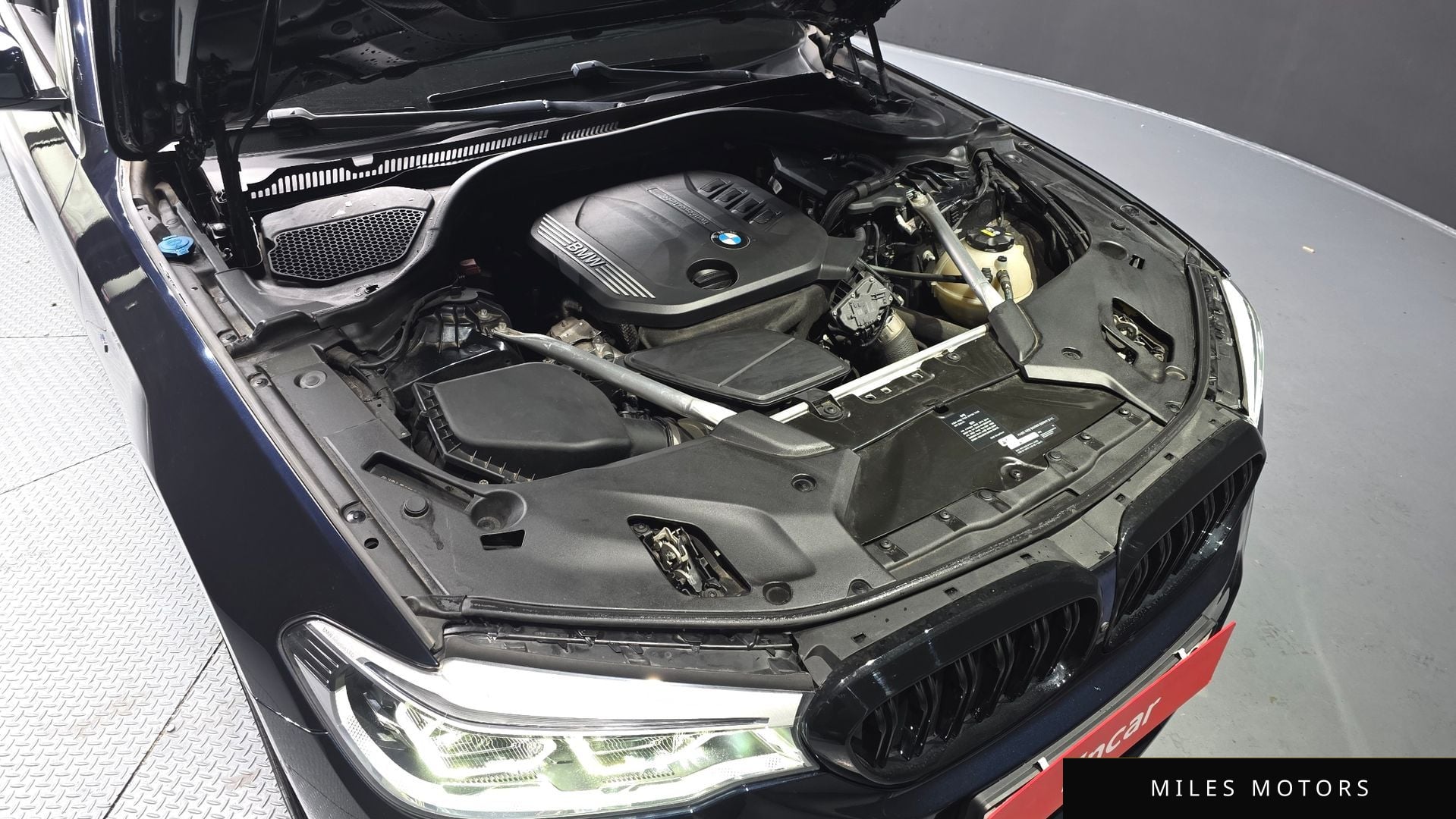 BMW 5 Series (G30) 2020 — миниатюра 5