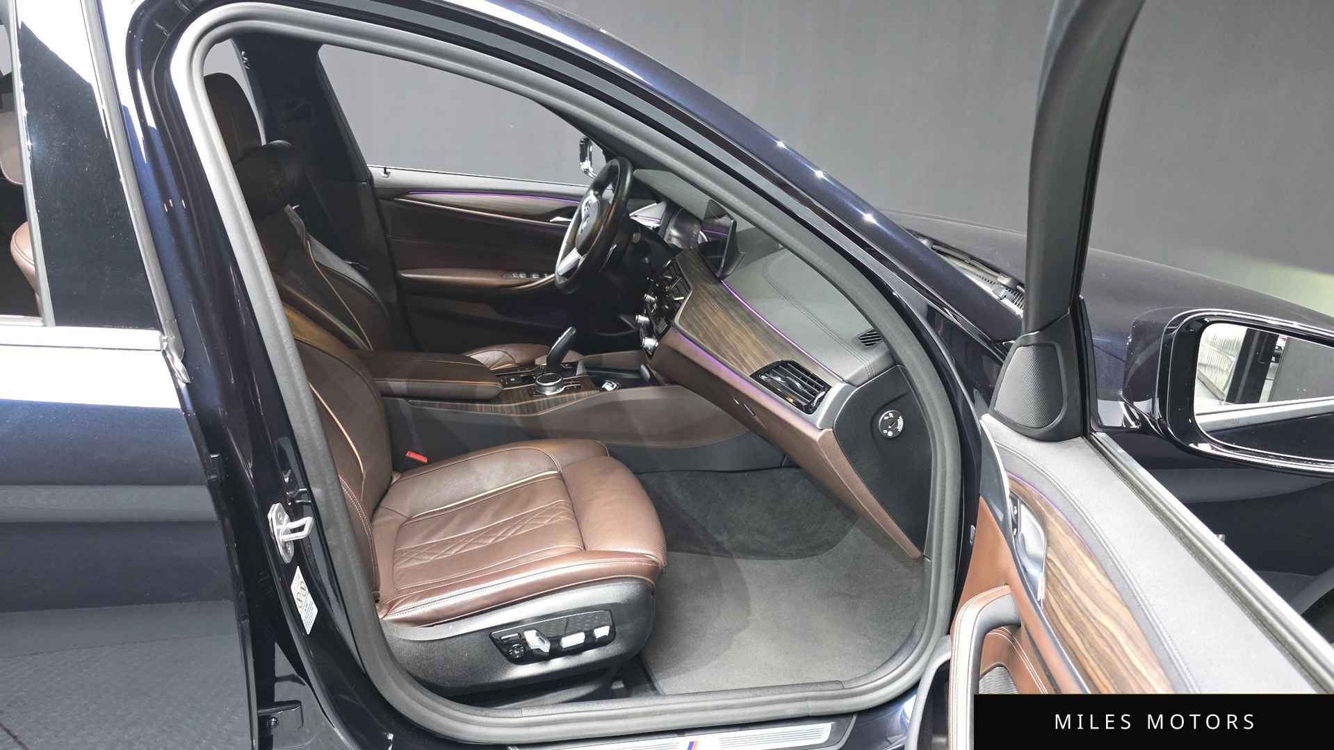BMW 5 Series (G30) 2020 — миниатюра 11