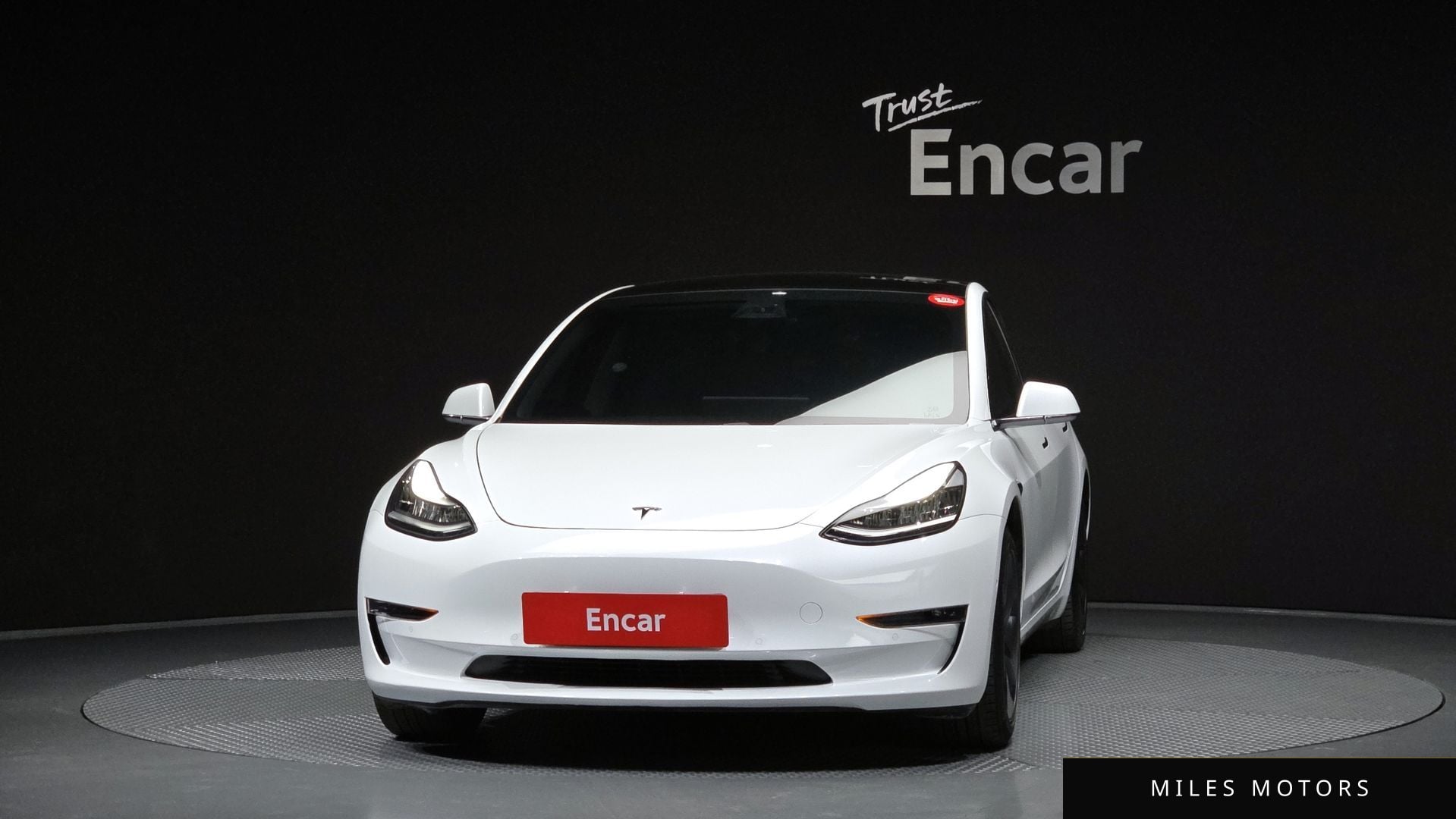 Tesla Model 3 2020 — миниатюра 3