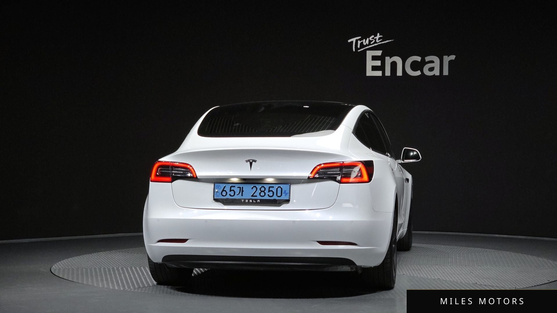 Tesla Model 3 2020 — миниатюра 4