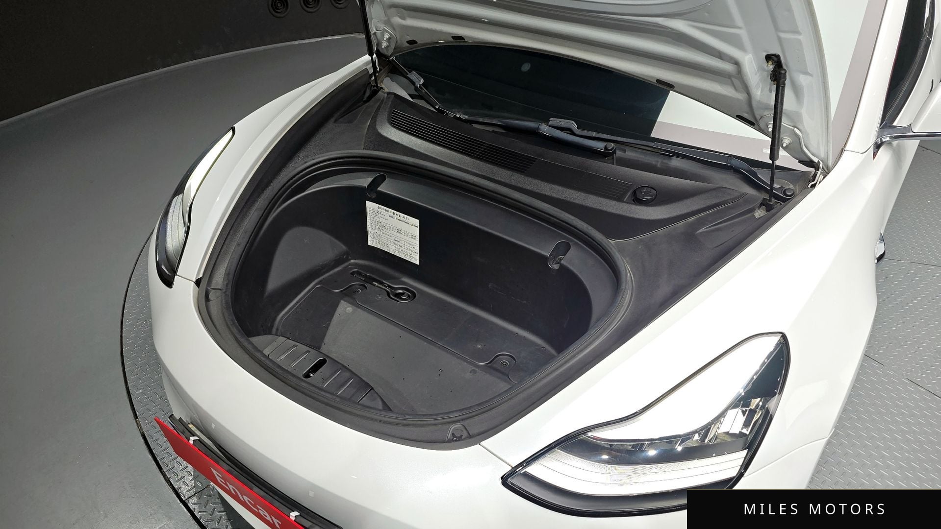 Tesla Model 3 2020 — миниатюра 6