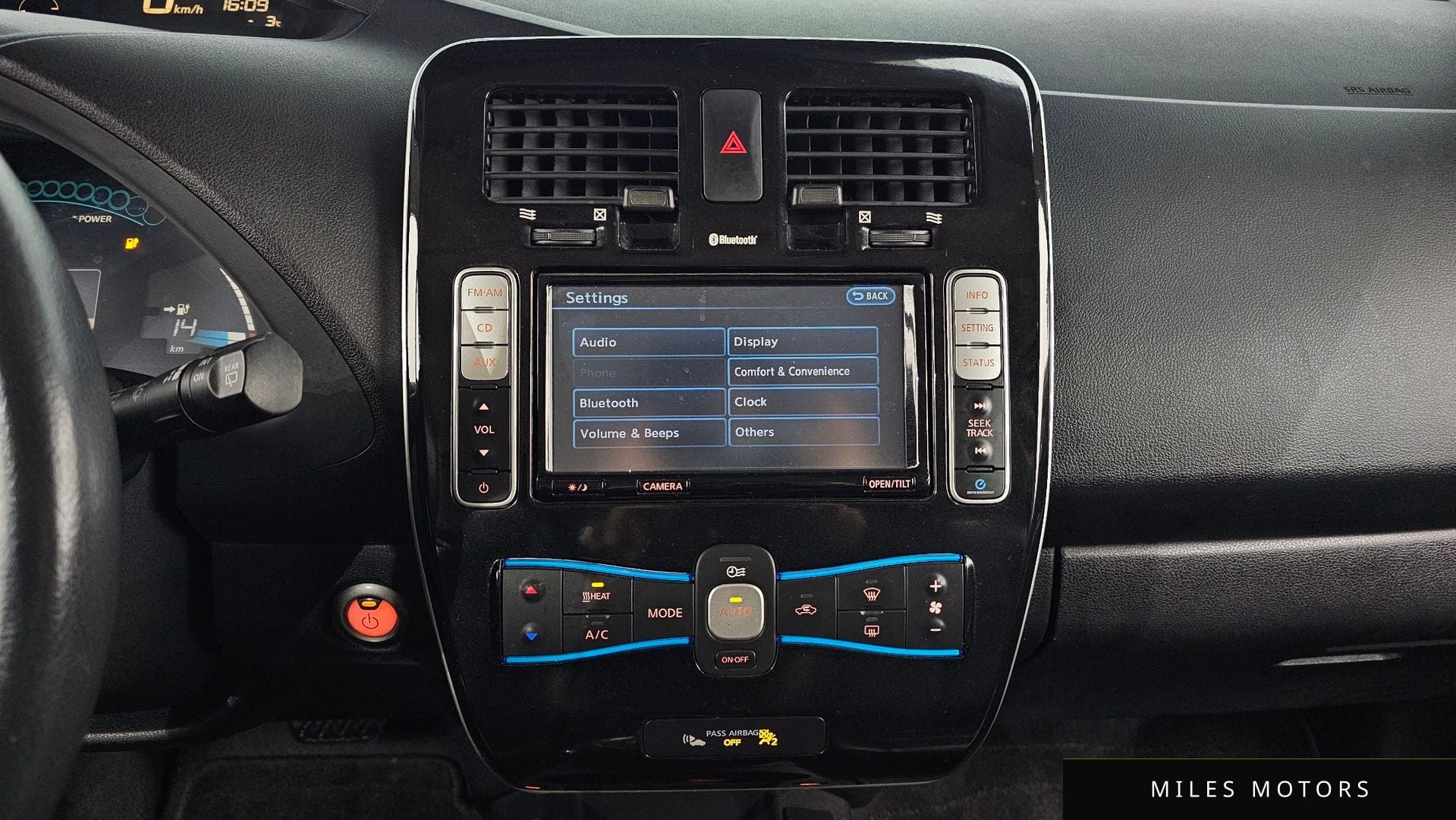 Nissan Leaf 2016 — миниатюра 14